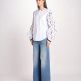 Camicia con manica a sbuffo e ricami LINDY OPTICAL WHITE jupe by jackie 