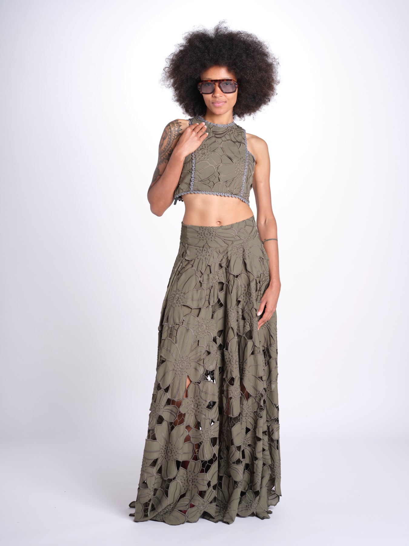 top corto con intarsio fiori AGNES M1720 PESTO lace the label 