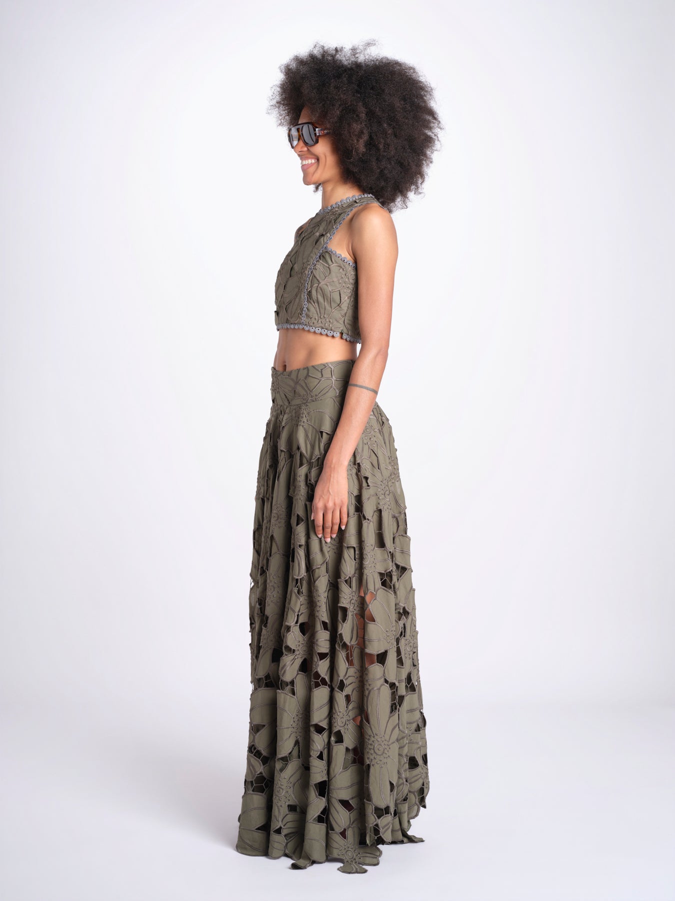 top corto con intarsio fiori AGNES M1720 PESTO lace the label 