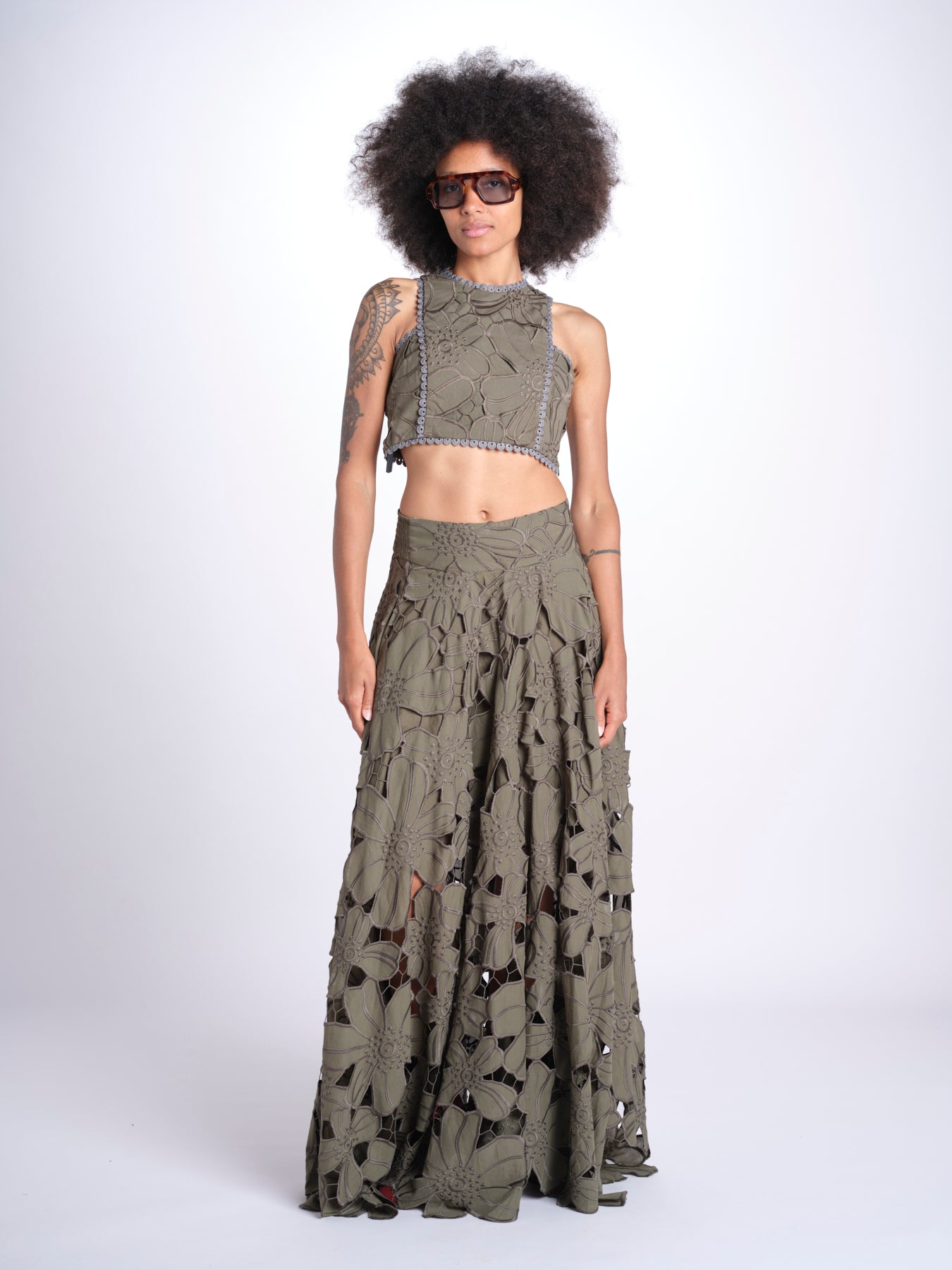 top corto con intarsio fiori AGNES M1720 PESTO lace the label 