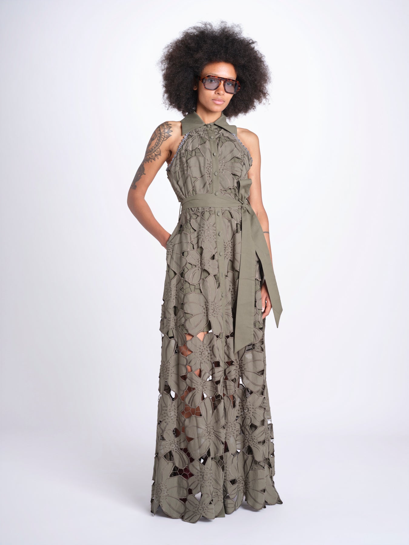 chemisiere lungo con fiori intarsiati IRIS M8611 PESTO lace the label 