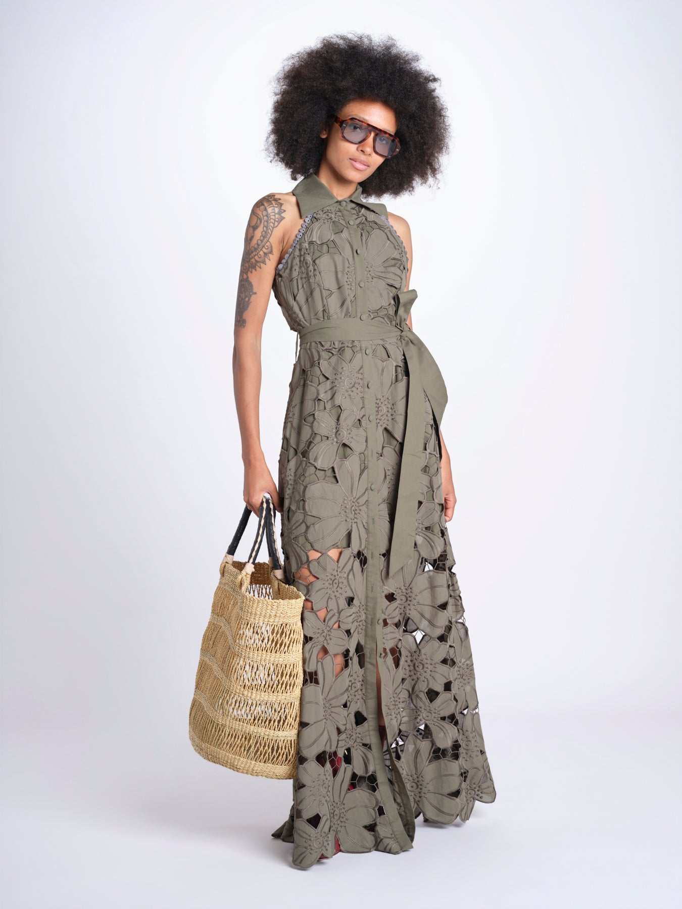 chemisiere lungo con fiori intarsiati IRIS M8611 PESTO lace the label 