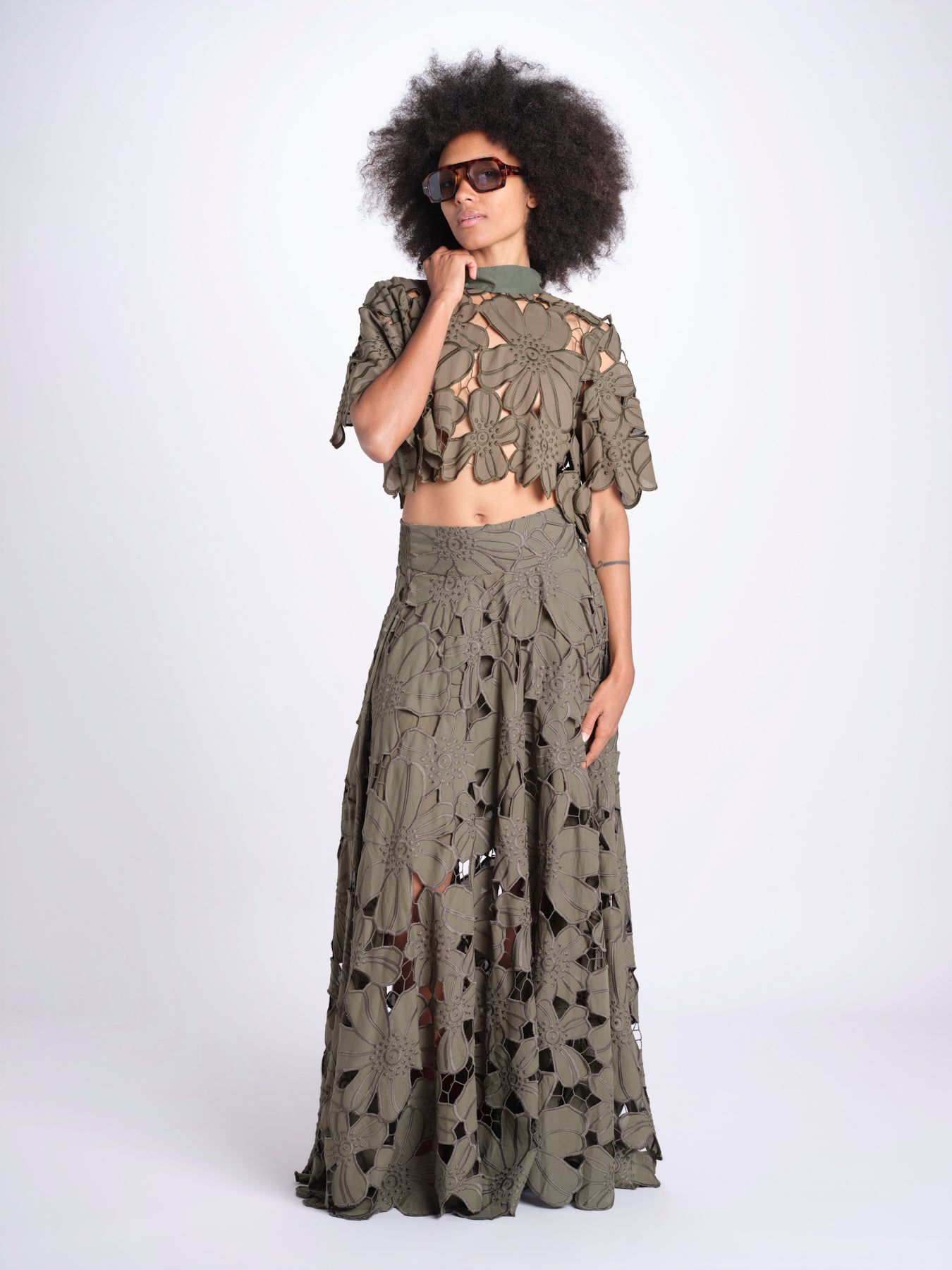 top con fiori intarsiati KOUFONISI M1721 PESTO lace the label 
