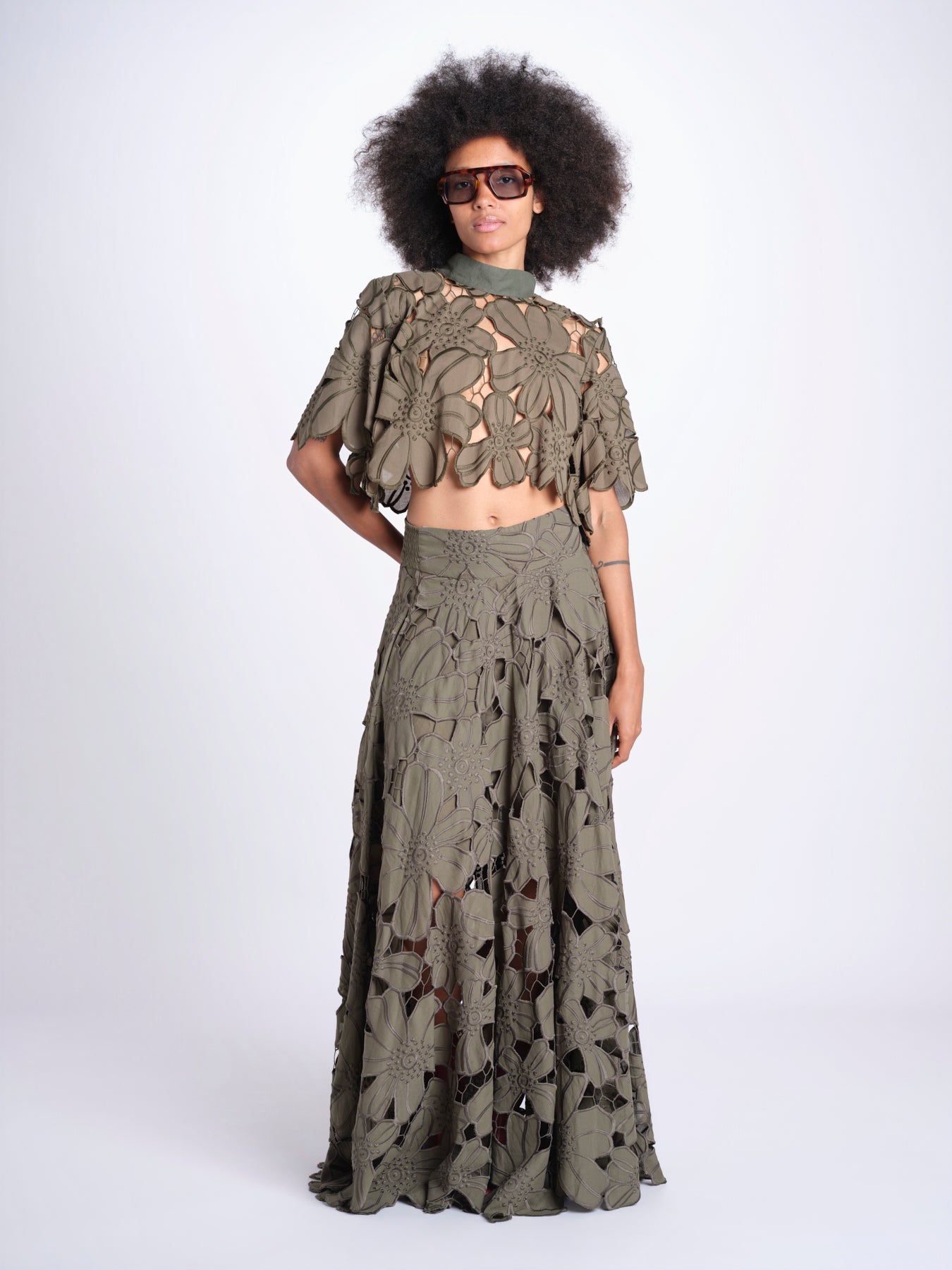 top con fiori intarsiati KOUFONISI M1721 PESTO lace the label 