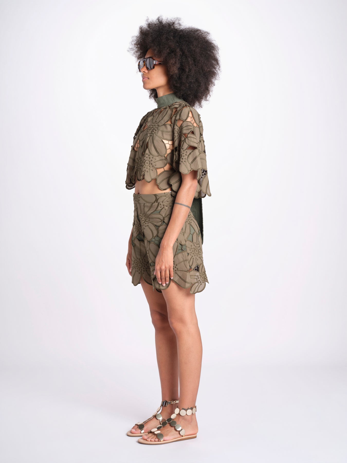 short con fiori intarsiati ZOE M4370 PESTO lace the label 