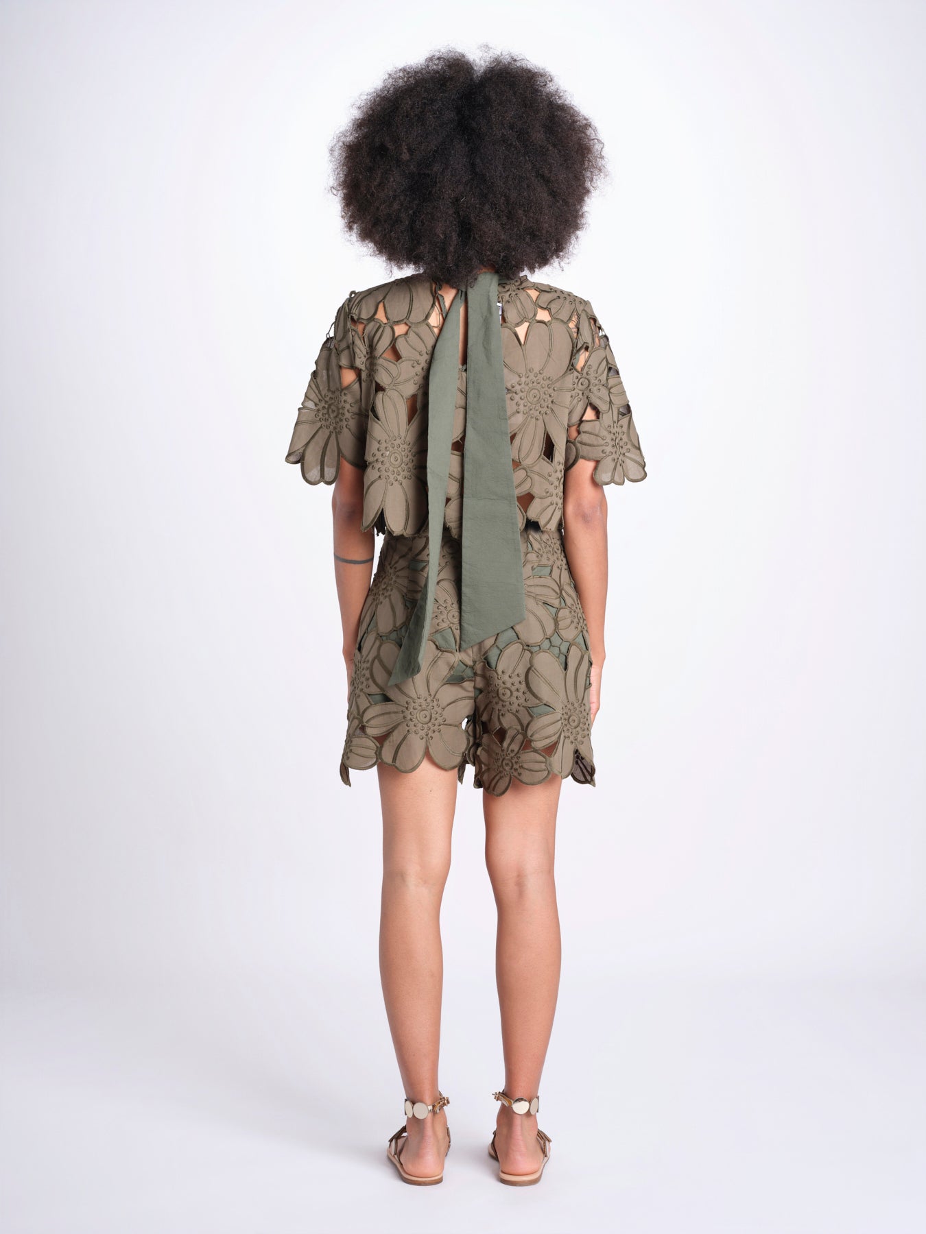 short con fiori intarsiati ZOE M4370 PESTO lace the label 