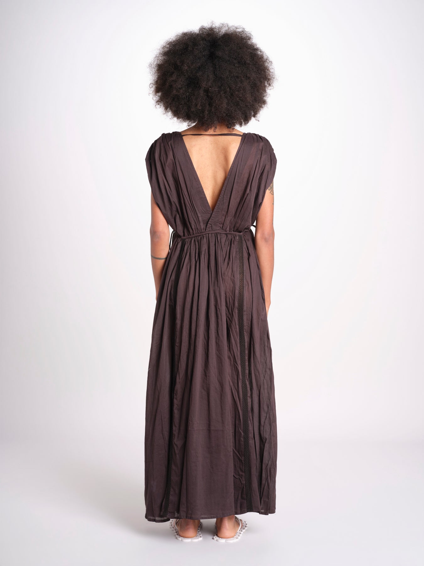 abito con nervature legato in vita MIKONBLK CHOCOLAT laraethnics 