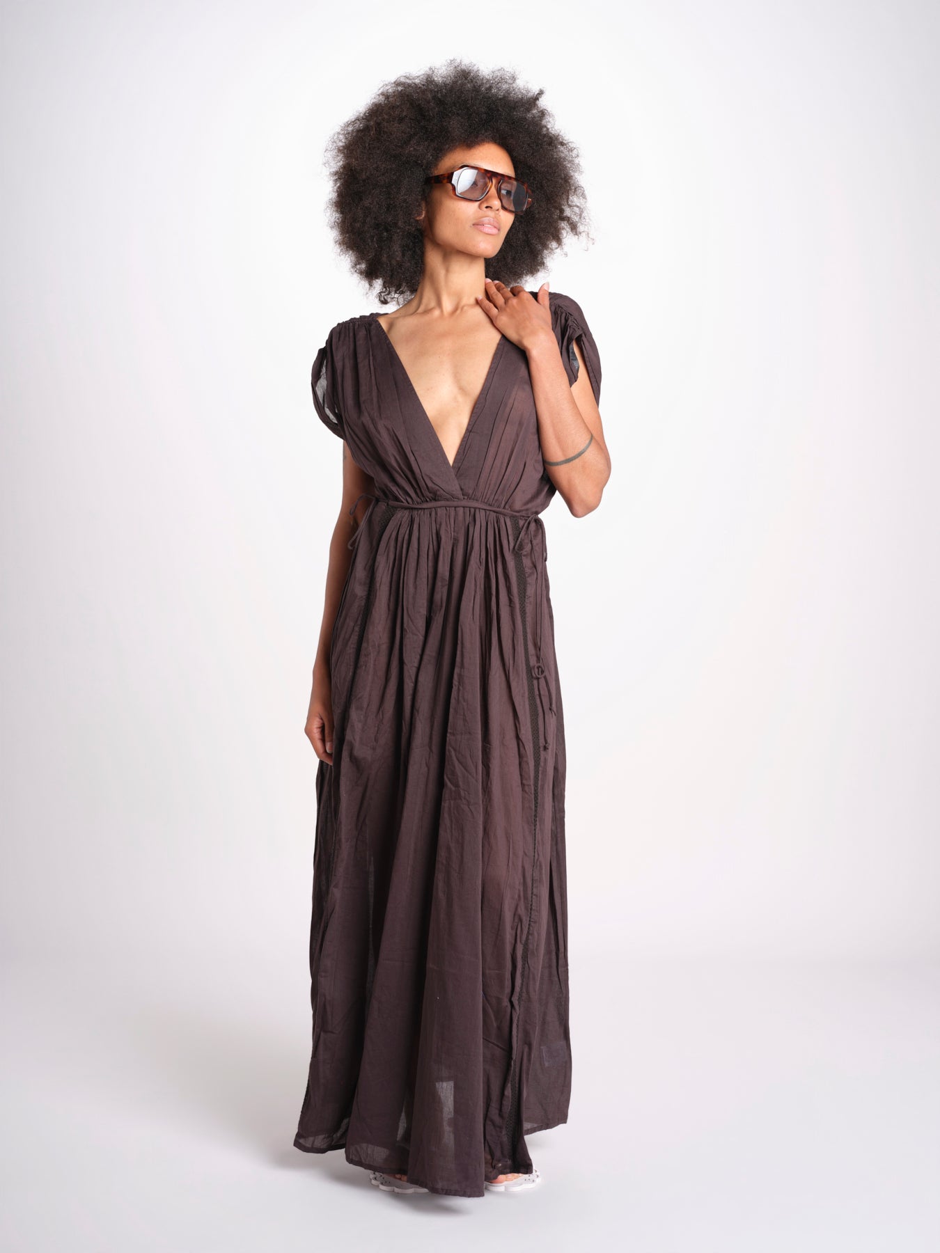 abito con nervature legato in vita MIKONBLK CHOCOLAT laraethnics 