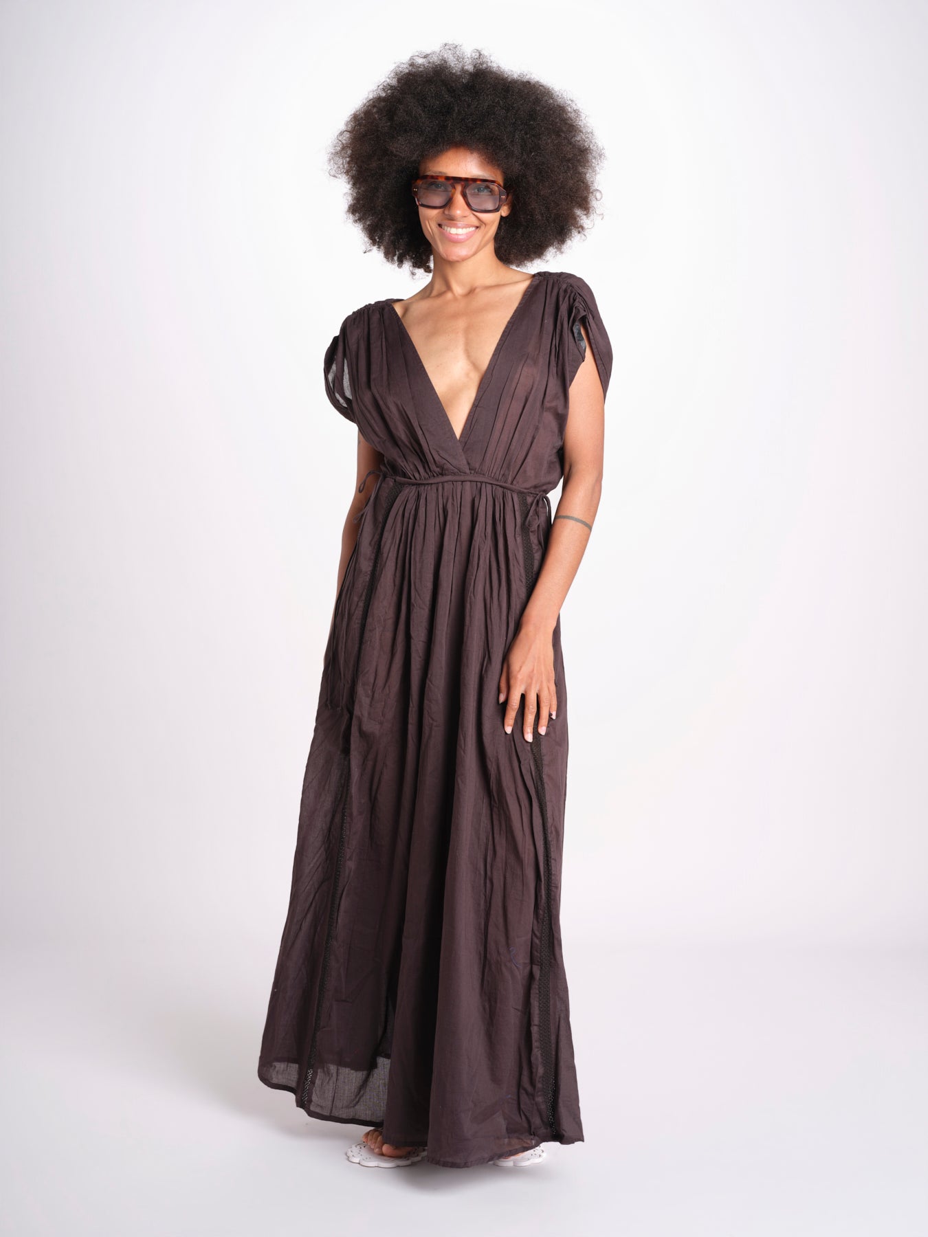 abito con nervature legato in vita MIKONBLK CHOCOLAT laraethnics 