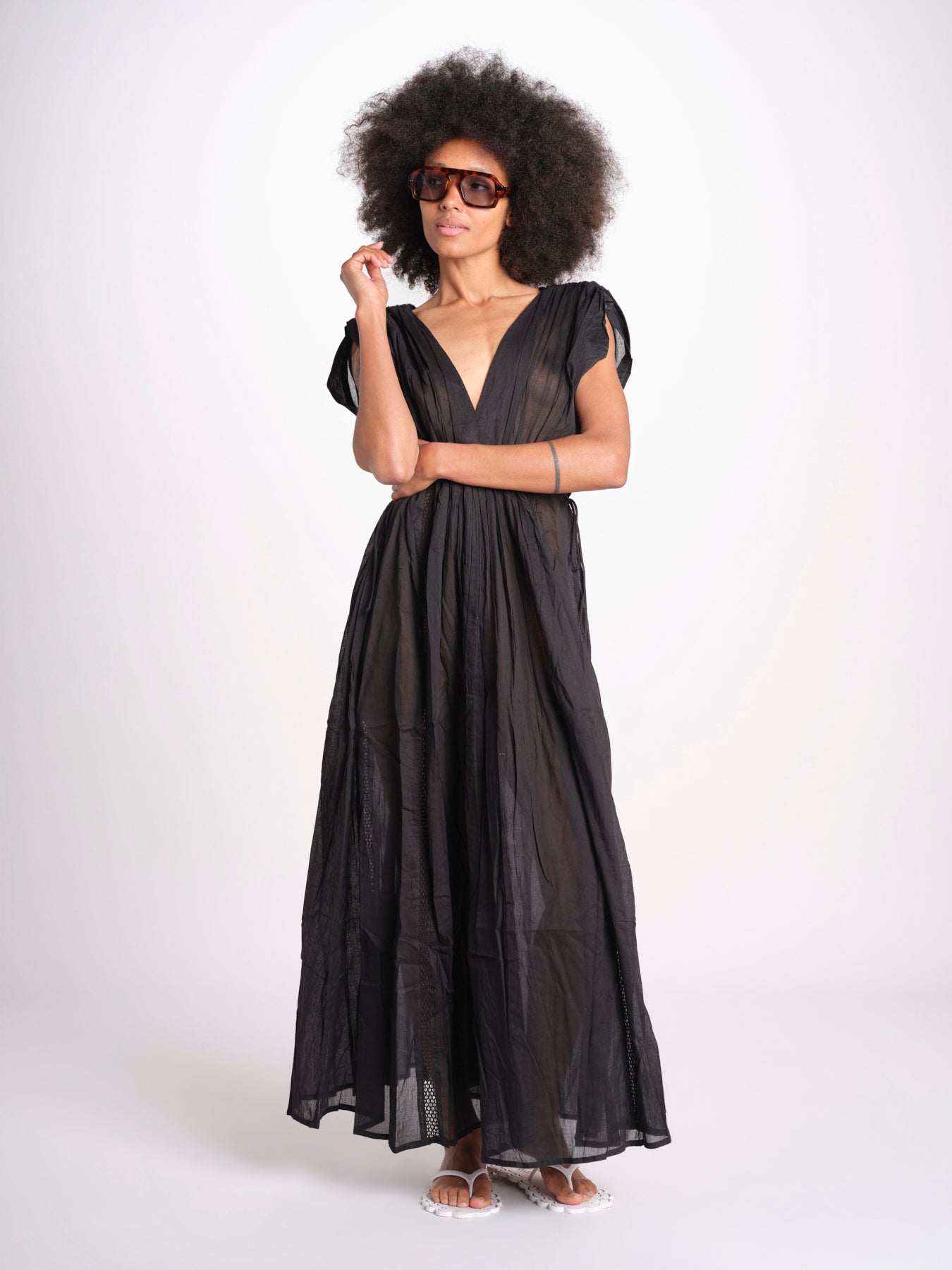 abito con nervature legato in vita MIKONBLK NOIR laraethnics 