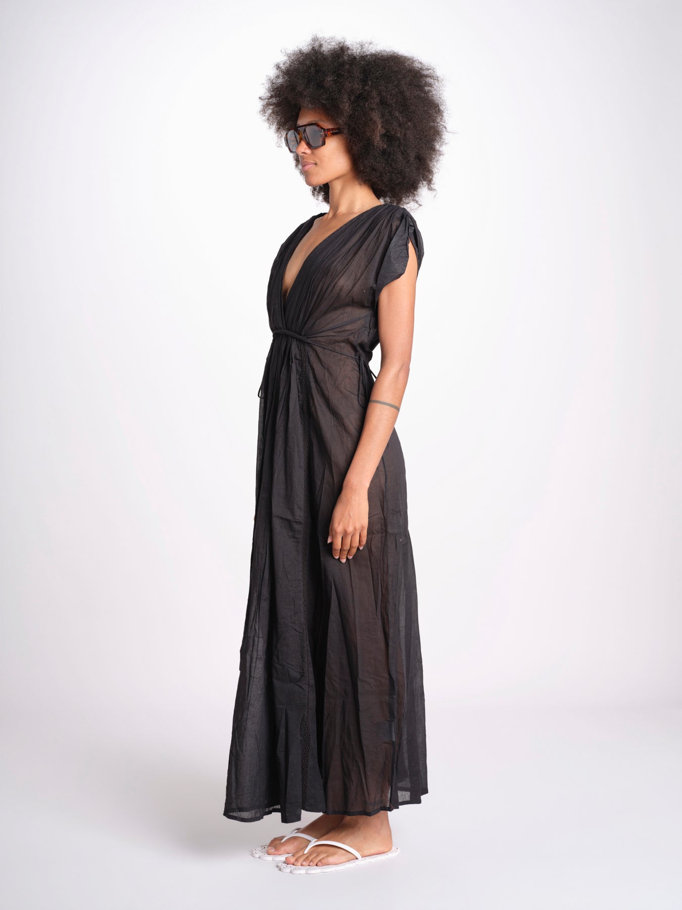 abito con nervature legato in vita MIKONBLK NOIR laraethnics 