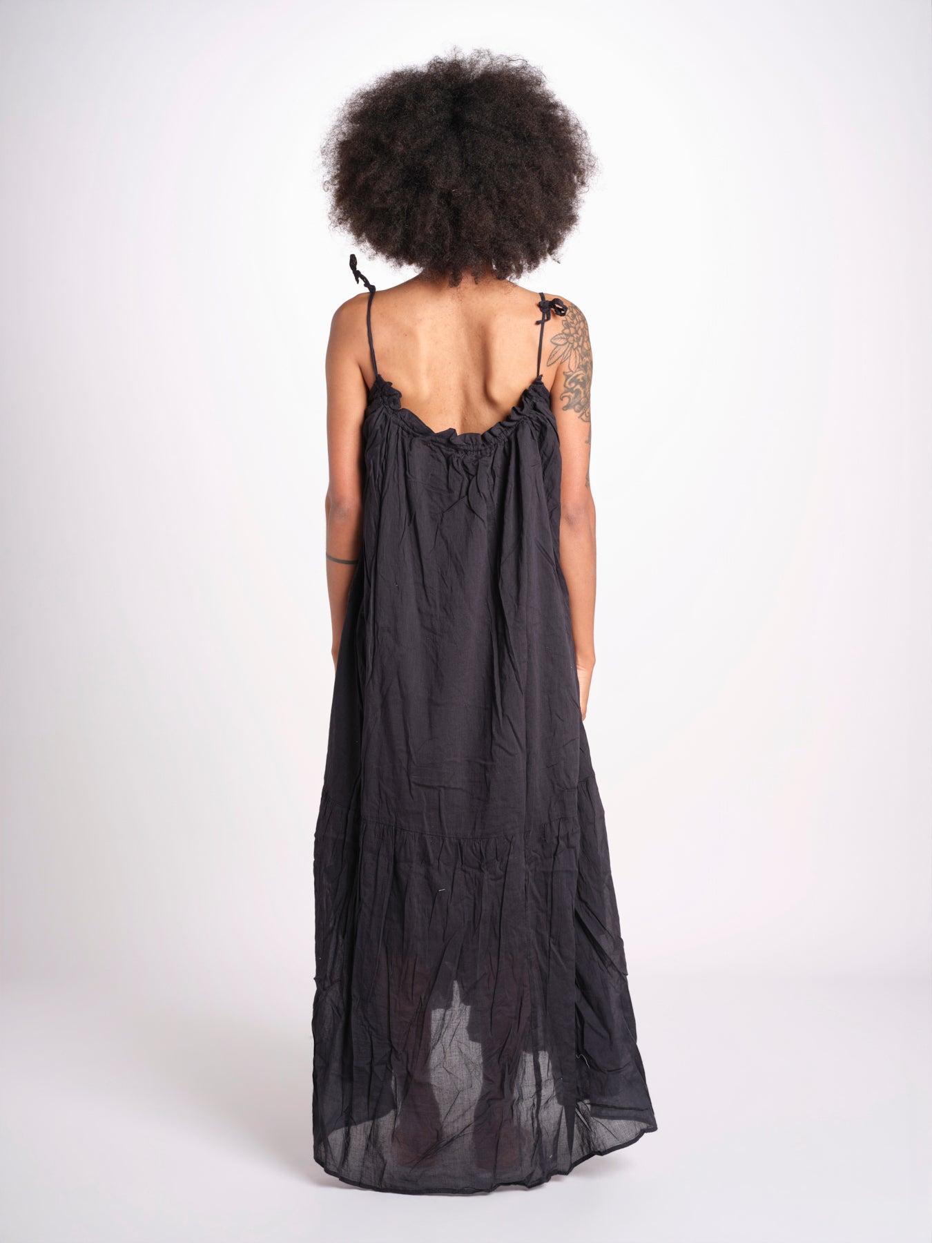 abito con arriccio PAOLABLATU NOIR laraethnics 
