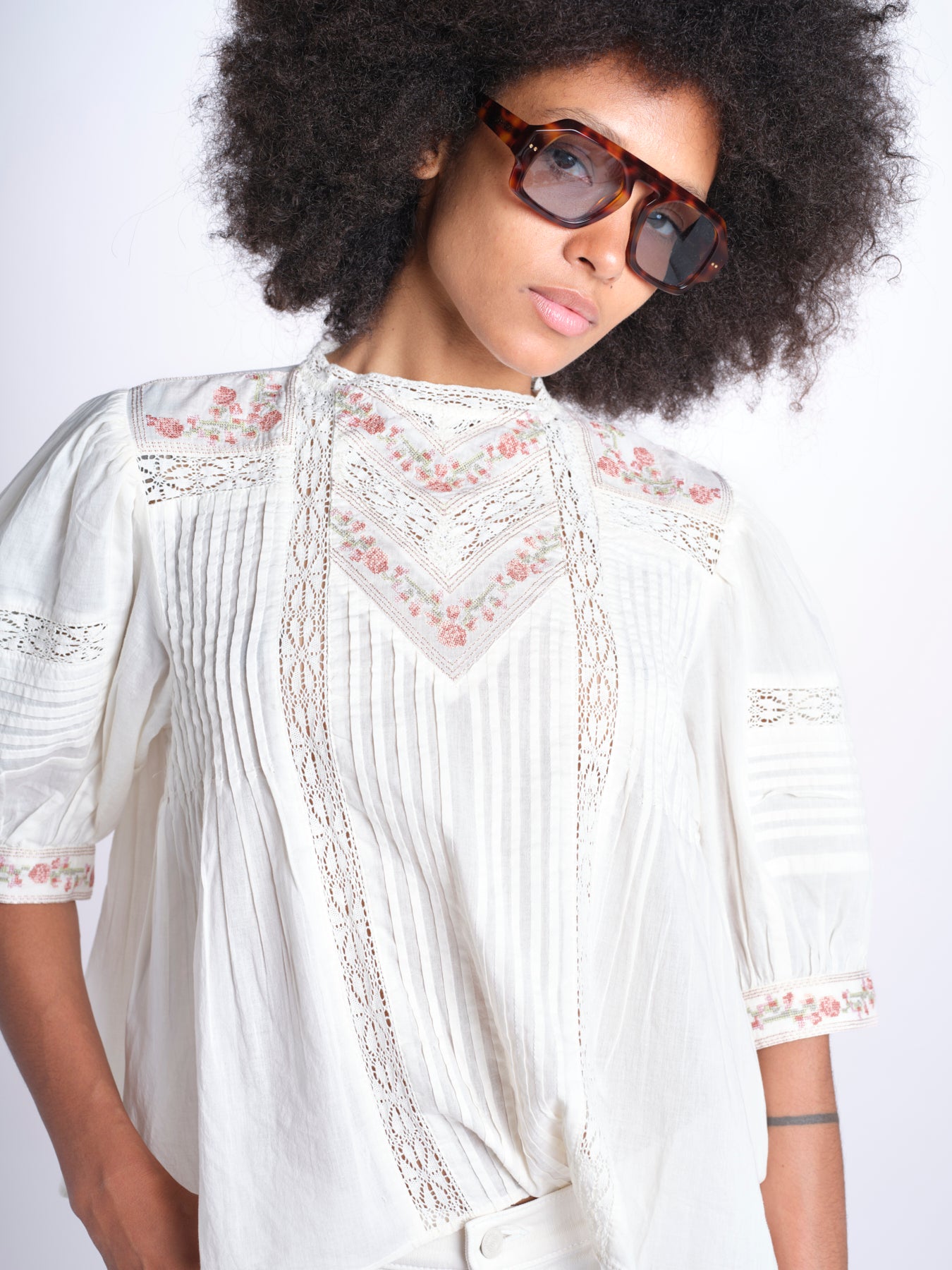 camicia con ricamo punto croce FLEUR 765407 ECRU mabe 