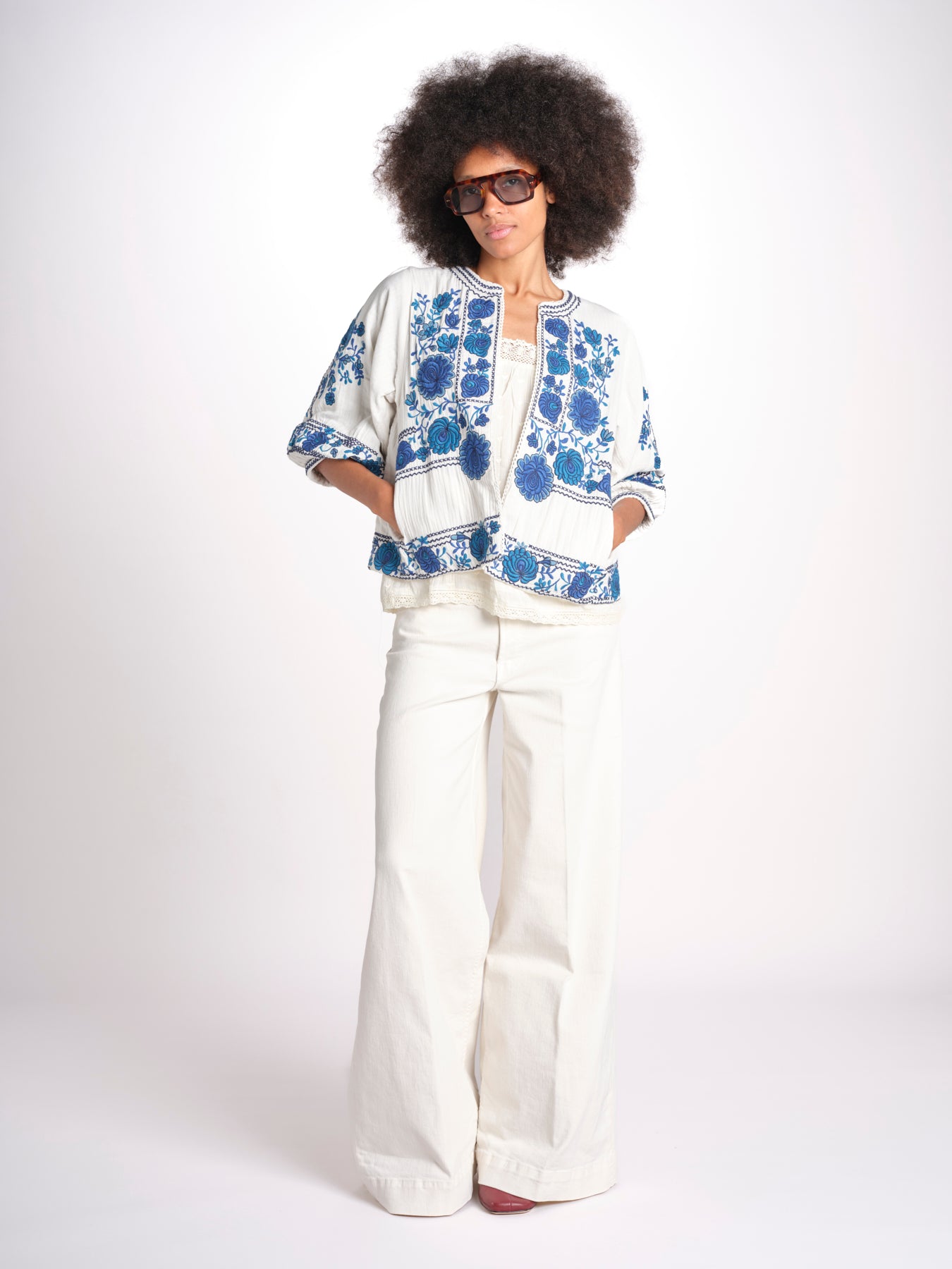 giacca con fiori ricamati GRETA JKT 747215 ECRU mabe 
