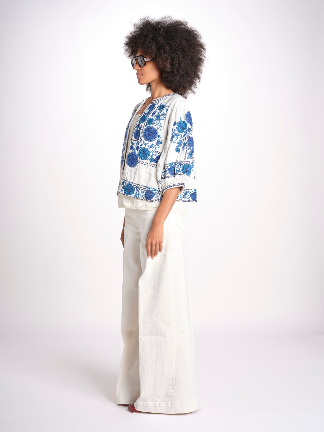 giacca con fiori ricamati GRETA JKT 747215 ECRU mabe 