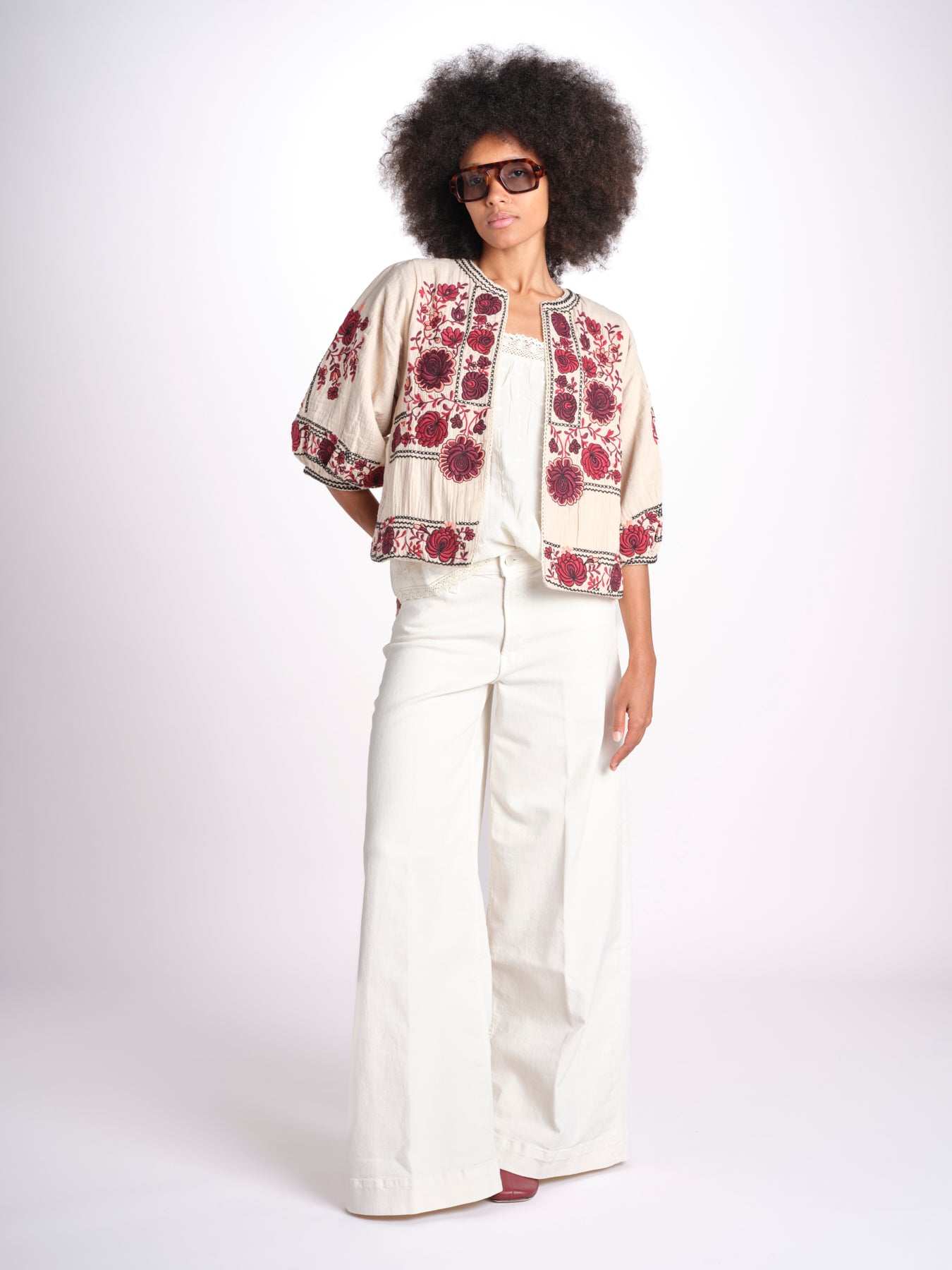 giacca con fiori ricamati GRETA JKT 747215 ECRU DK RED mabe 