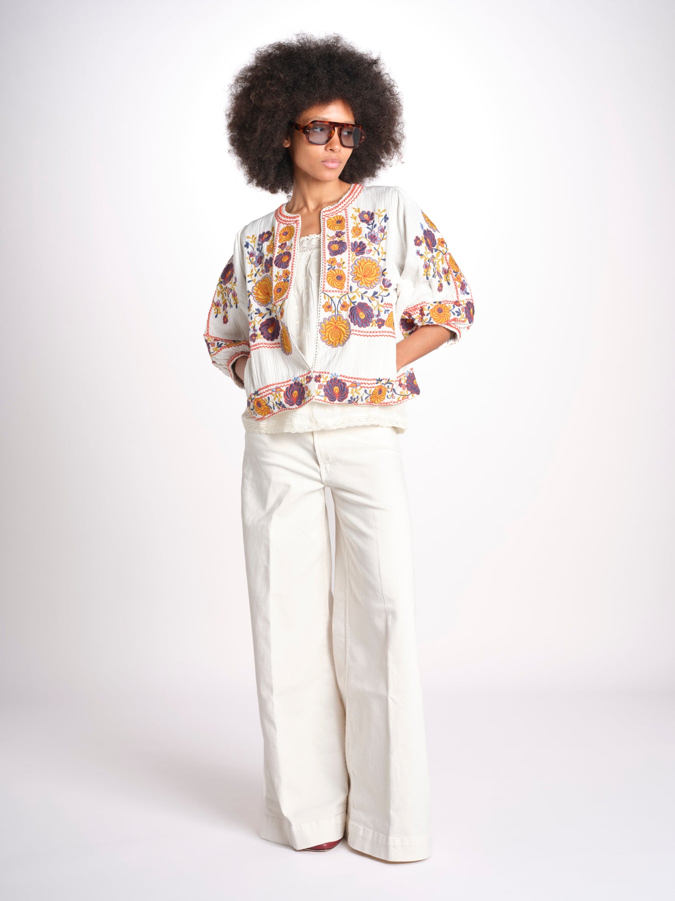 giacca con fiori ricamati GRETA JKT 747215 ECRU MULTI mabe 