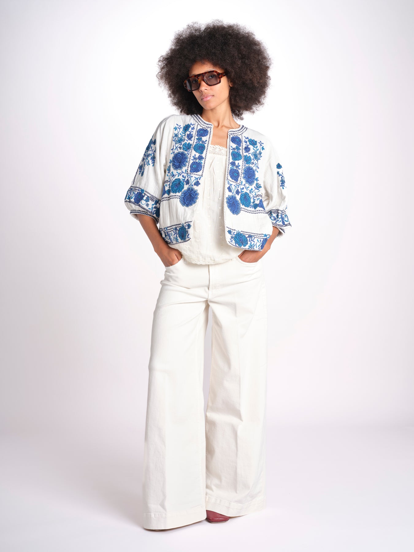 giacca con fiori ricamati GRETA JKT 747215 ECRU mabe 
