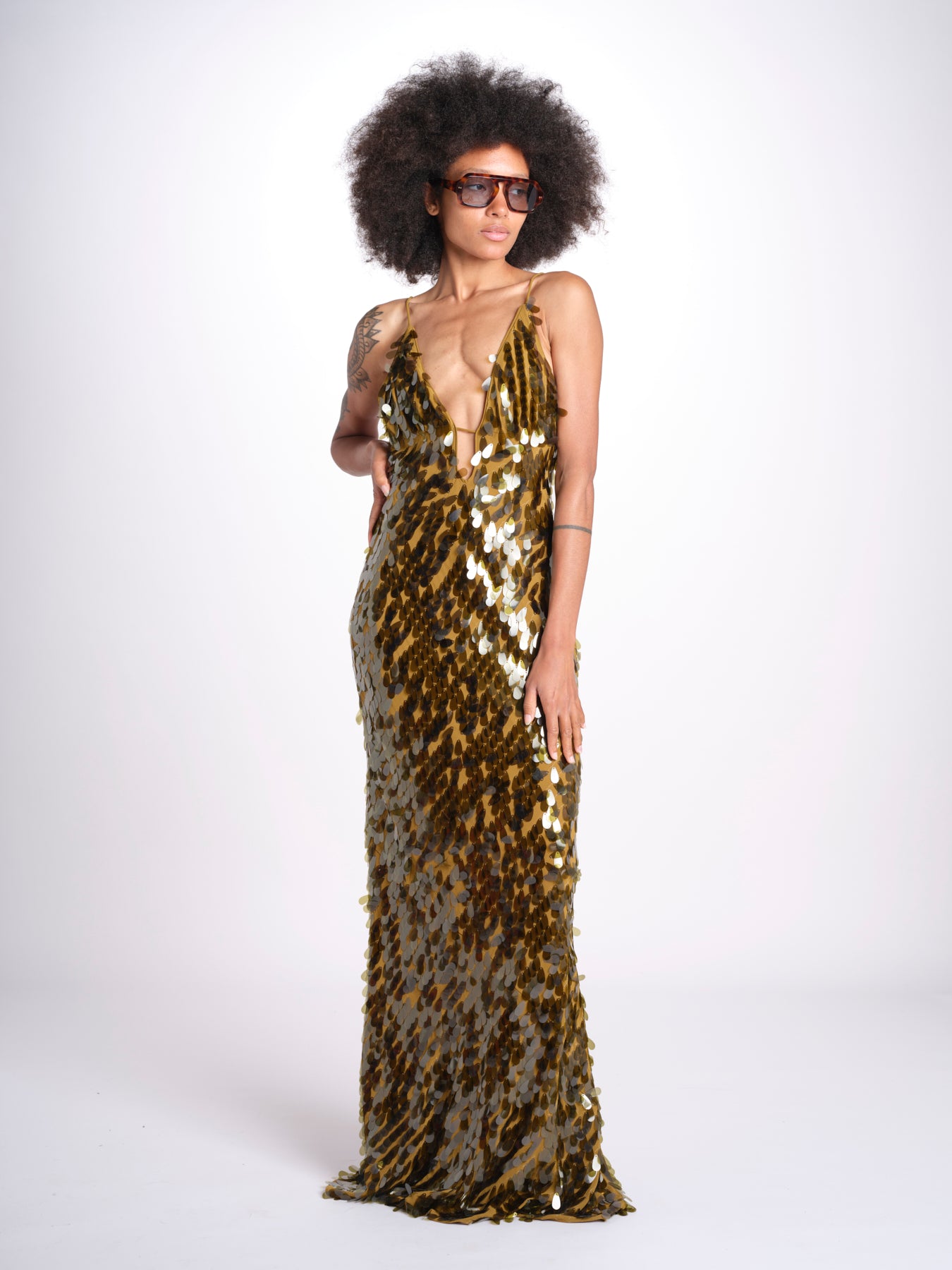abito in paillettes THE SAPHIRE OLIVE misha 