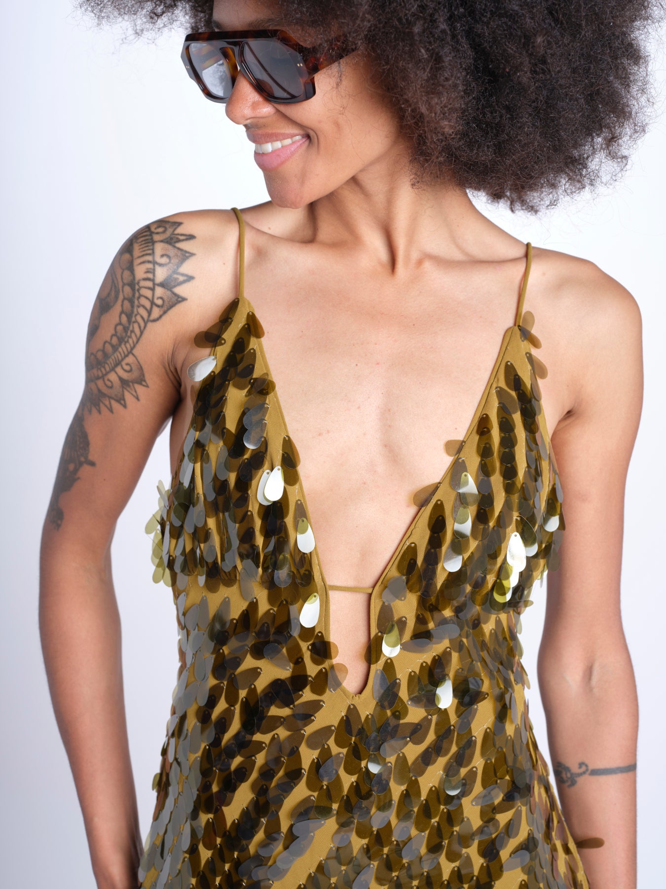 abito in paillettes THE SAPHIRE OLIVE misha 
