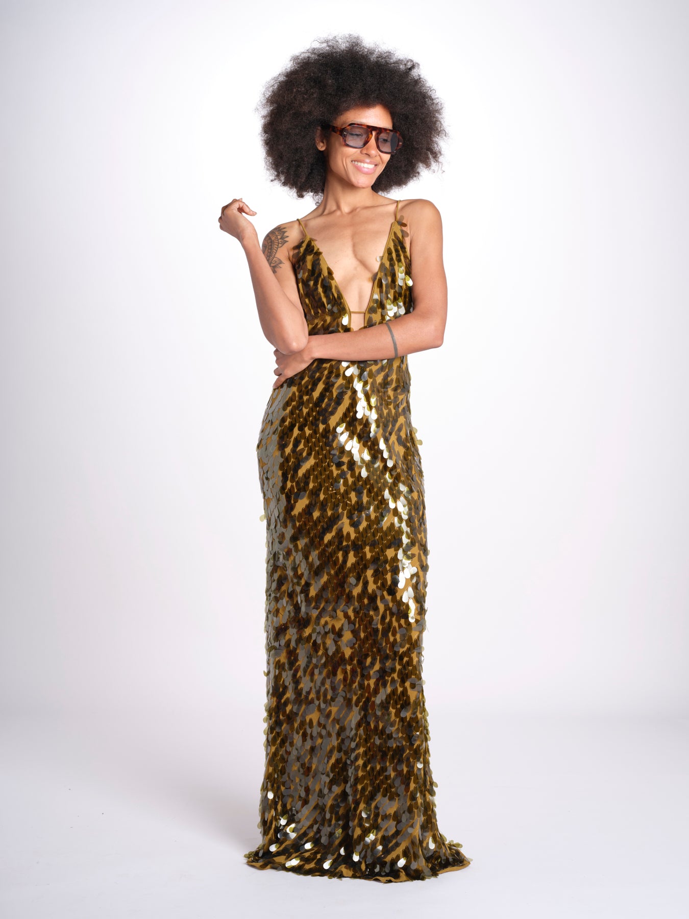 abito in paillettes THE SAPHIRE OLIVE misha 