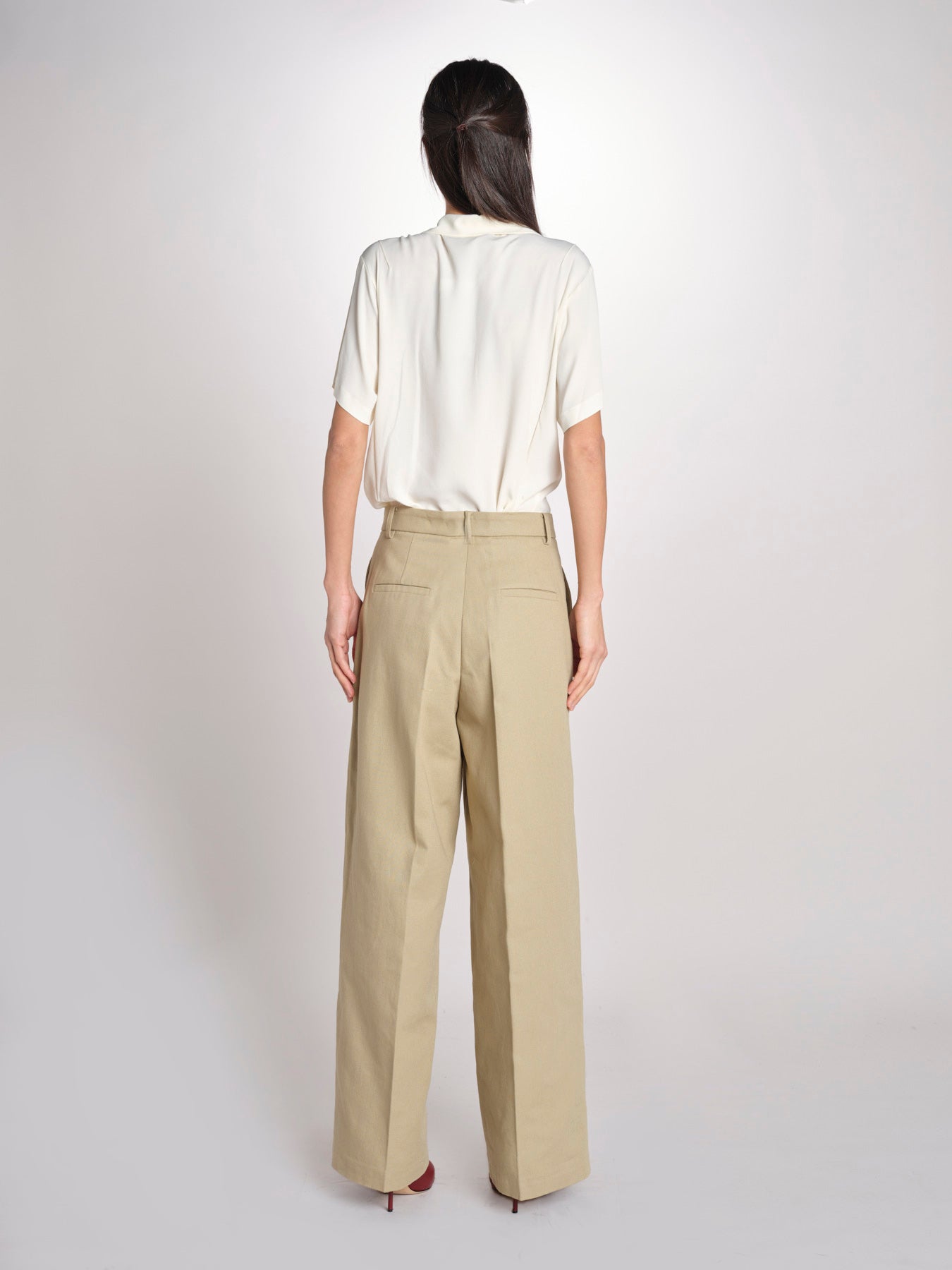 pantalone in canvas con pinces B042-02152-1186 KAKI CHIARO n21 