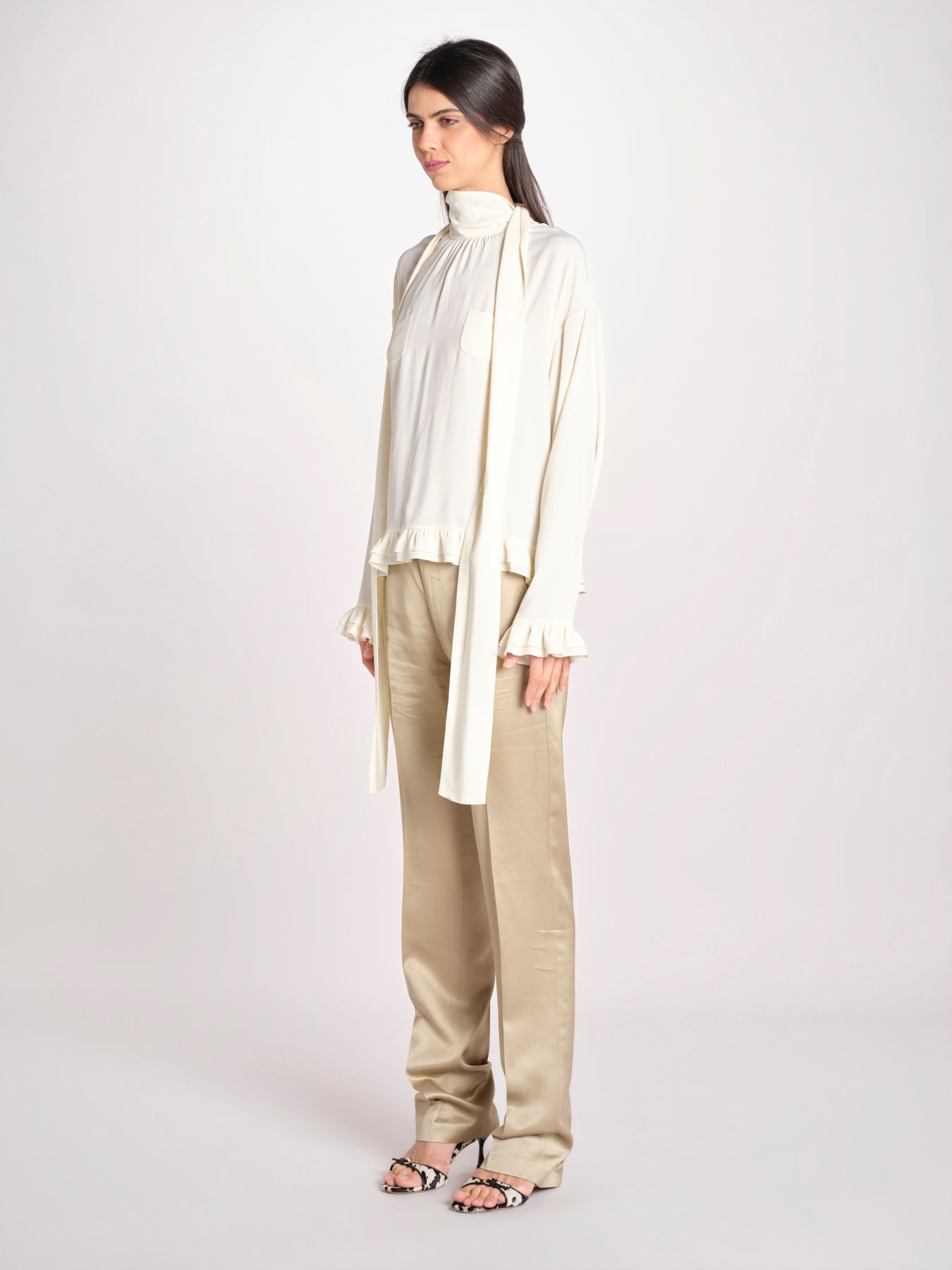 G051 camicia con collo alto e taschine G051-5111-1108 ECRU n21 