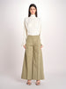 pantalone largo con nervature