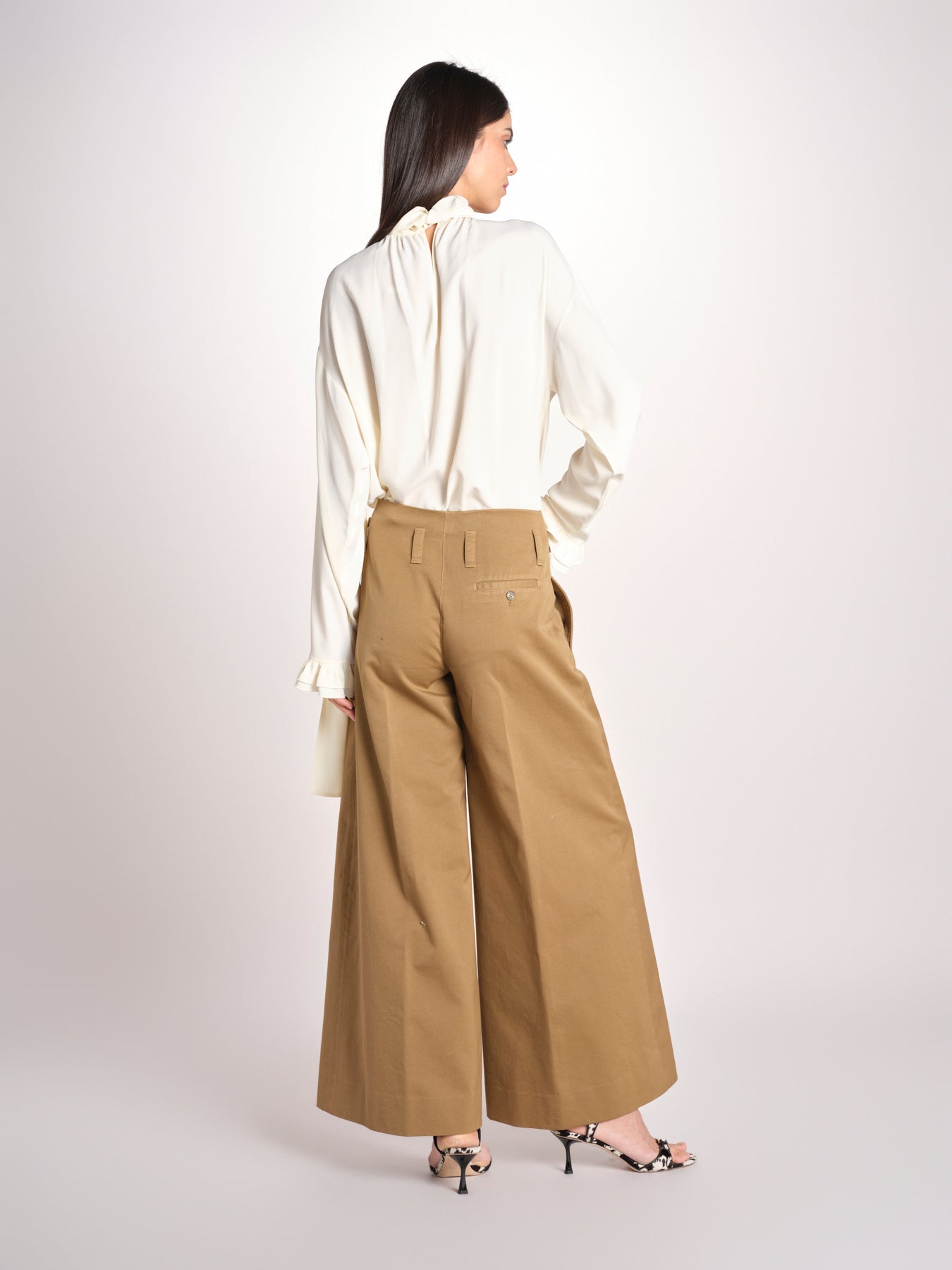 pantalone largo con nervature tinto in capo ORIANA 540 801 13 CRETA quelledue 