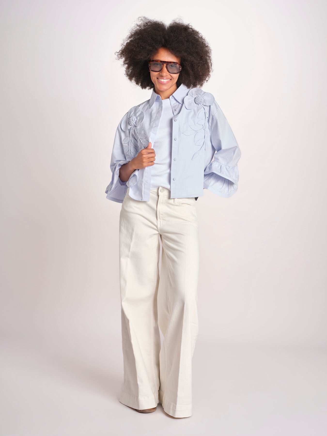 camicia con fiori applicati SIENA WINDSURFER BLU scarlett poppies 