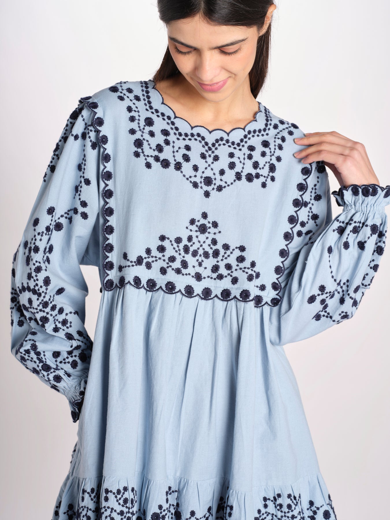 miniabito con ricamo fiorellini 114 BLUE sea ny 