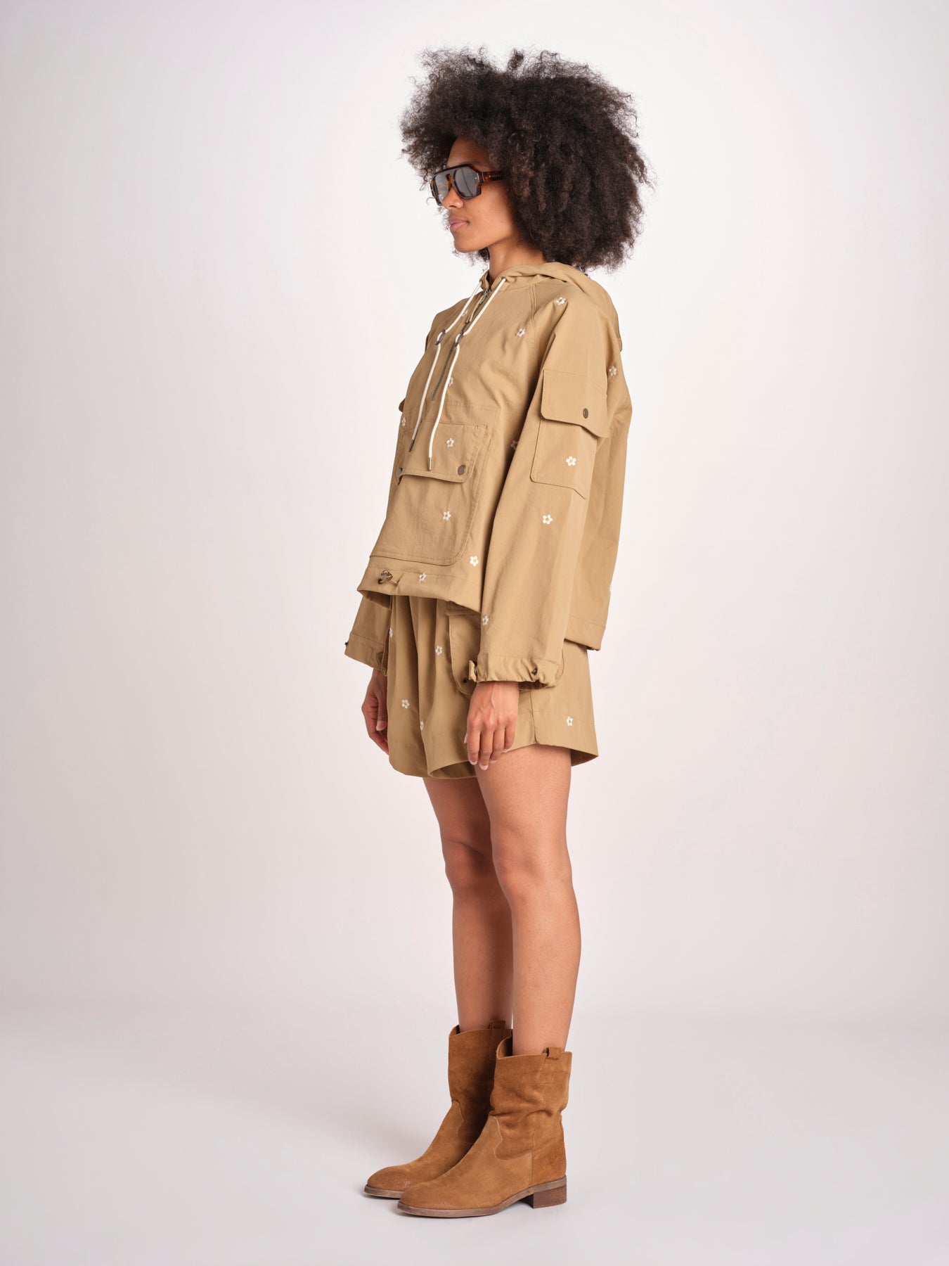 parka con fiorellini ricamati CROPPED TRAILHEAD OWJ01B575 KAKI the GREAT 
