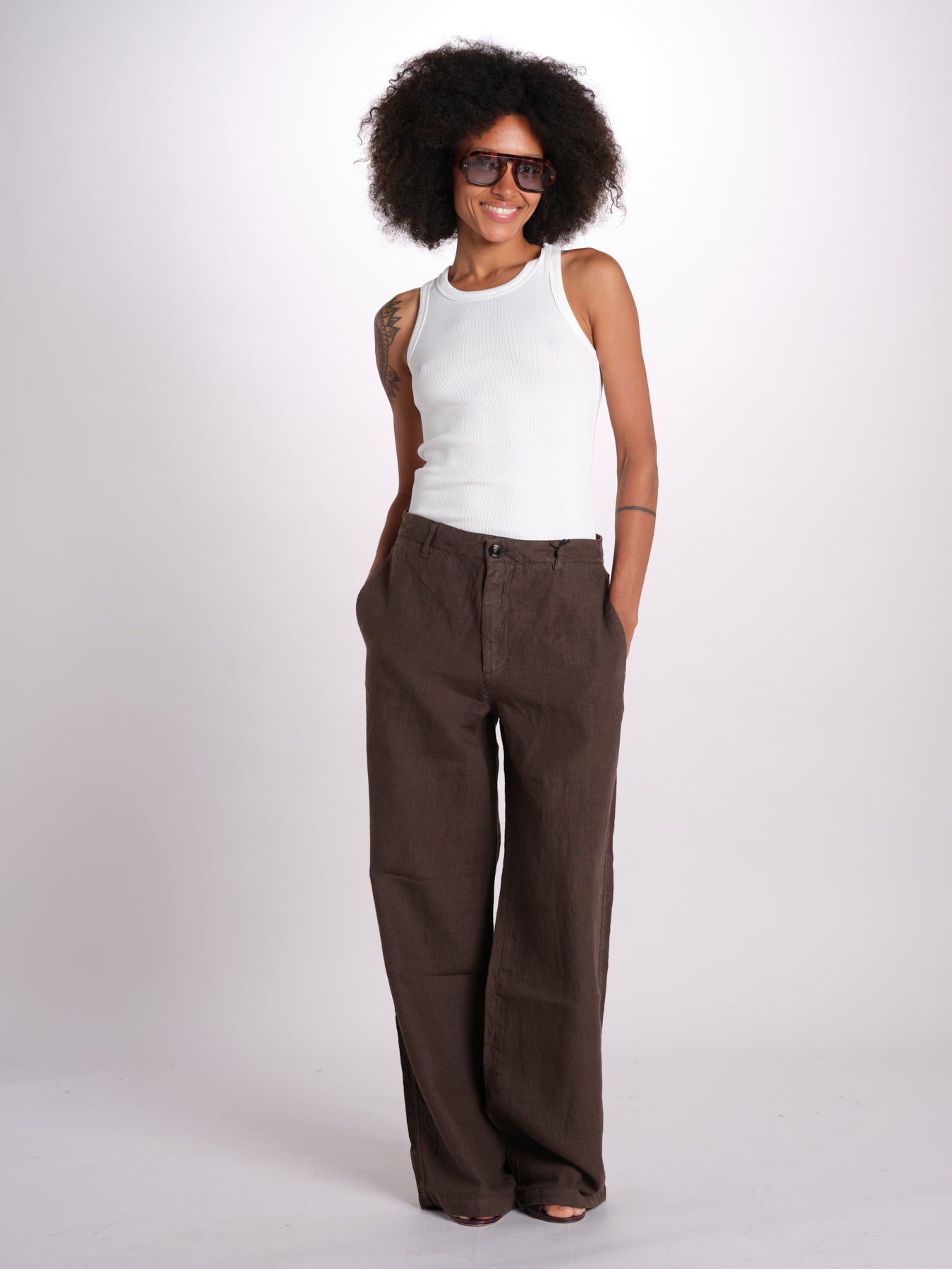 pantalone diritto in lino ERICA STRUCTURELINEN BROWN true avenue 