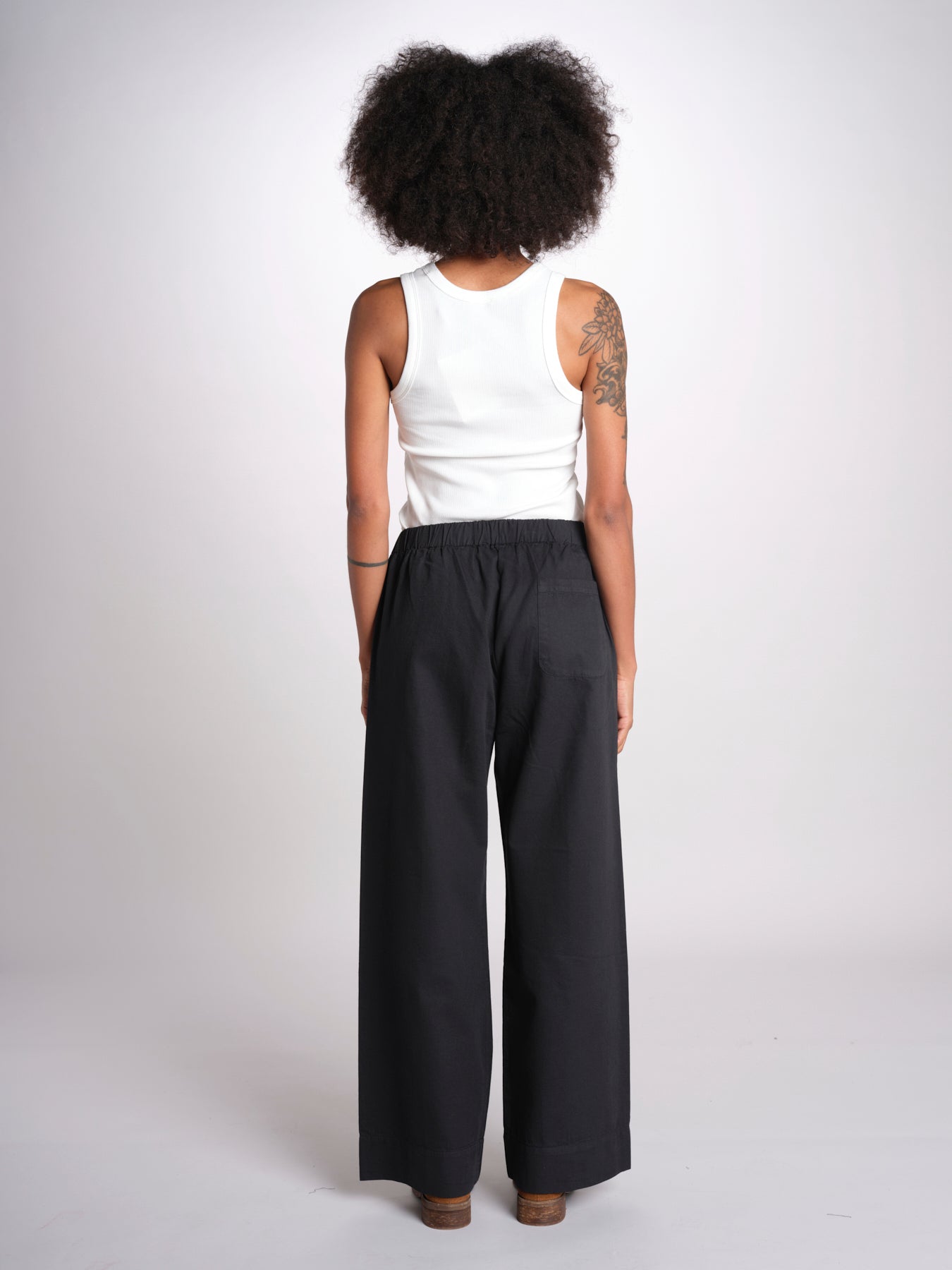 pantalone diritto con elastico in vita PENSIL BLACK BL true avenue 