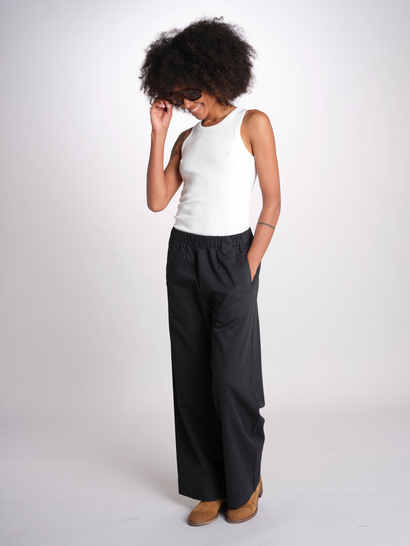 pantalone diritto con elastico in vita PENSIL BLACK BL true avenue 