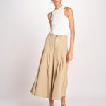  VIVIENNE ESSELING BEIGE true avenue 