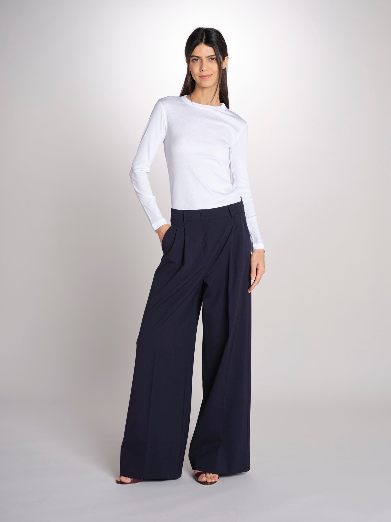 Pantalone gamba ampia con doppia pince in vita ASTA 2615131061600 001 BLU weekend maxmara 