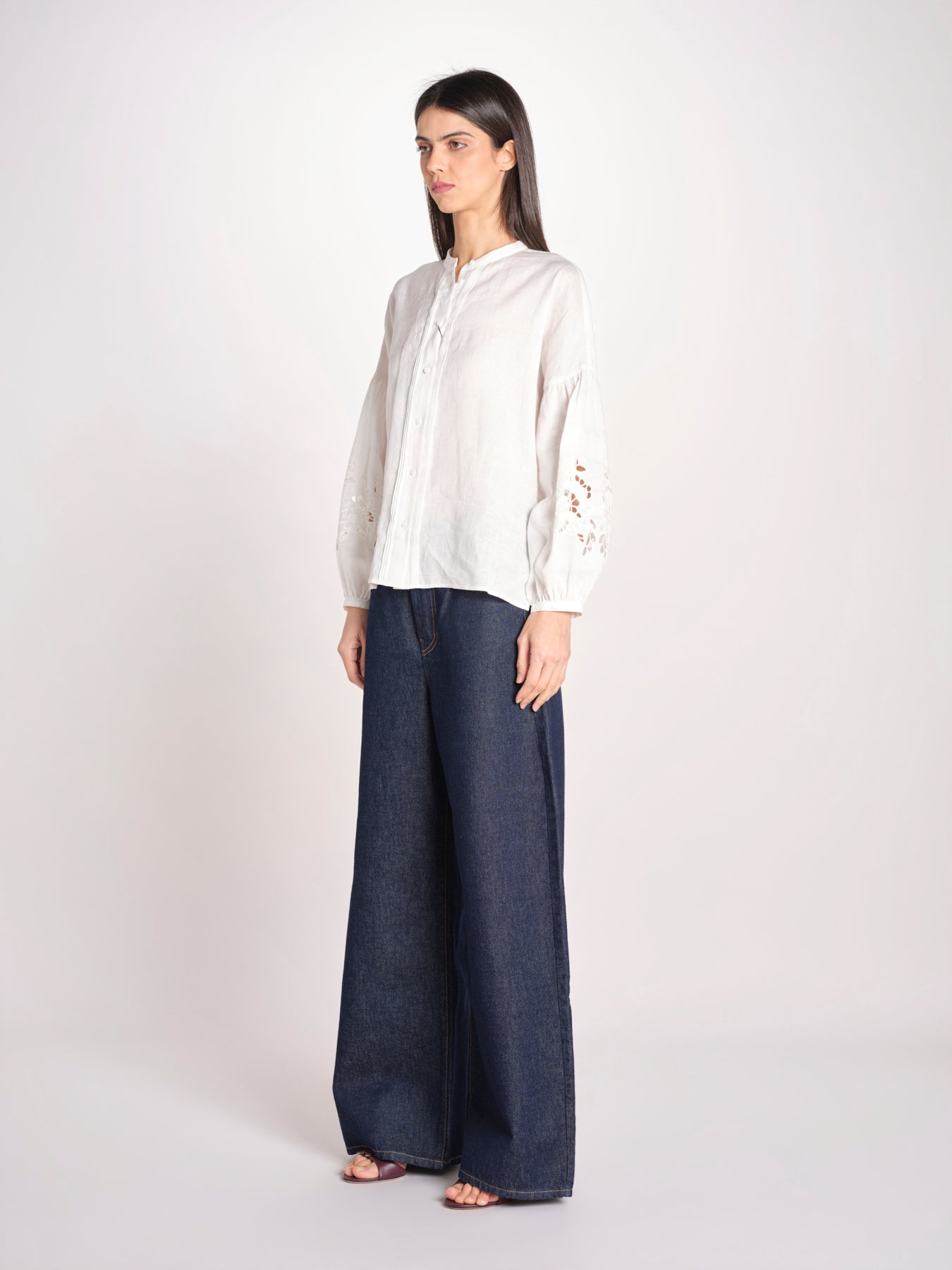 camicia con ricamo fiori DESTRO 2615111032600 001 BIANCO weekend maxmara 