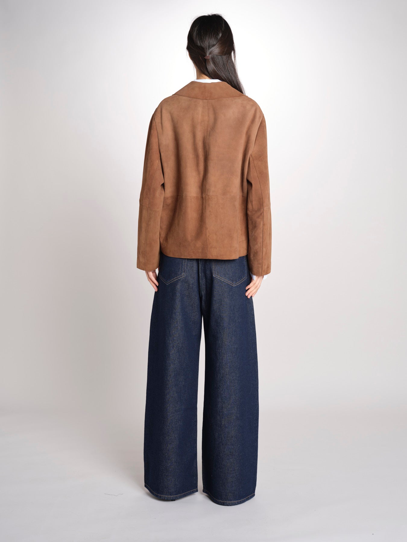 giacca crop  in pelle scamosciata PALCHI 2615441021600 001 weekend maxmara 
