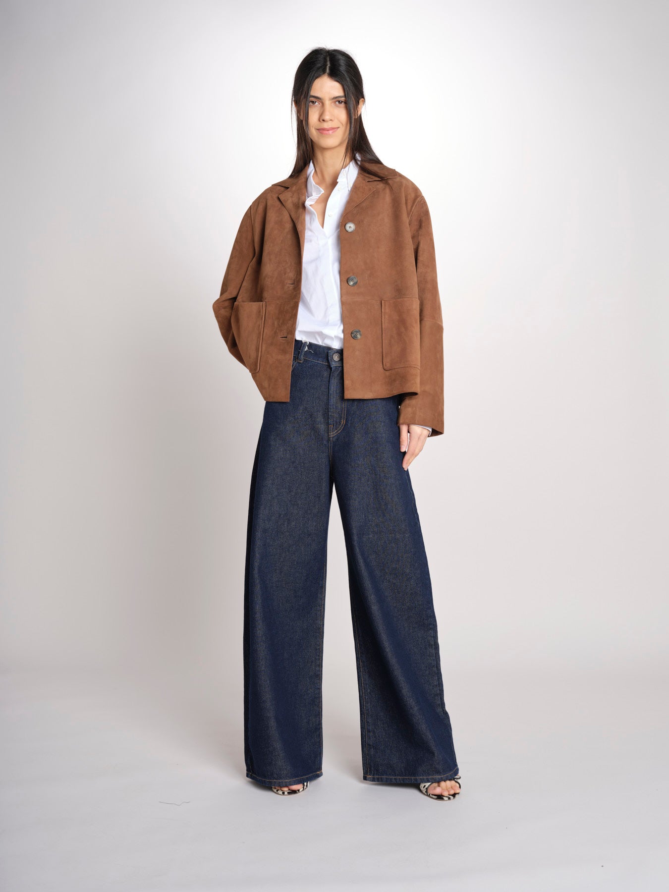giacca crop  in pelle scamosciata PALCHI 2615441021600 001 weekend maxmara 