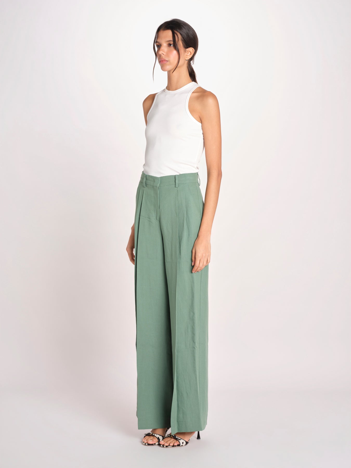 pantalone con due pinces in lino VELIERO 2615131092600 007 VERDE weekend maxmara 
