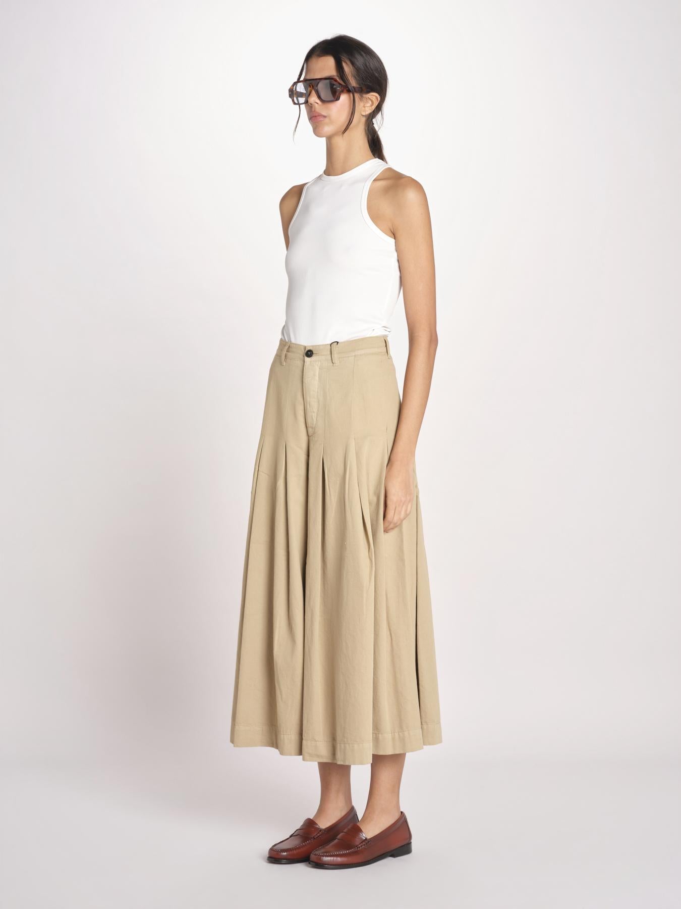  VIVIENNE ESSELING BEIGE true avenue 