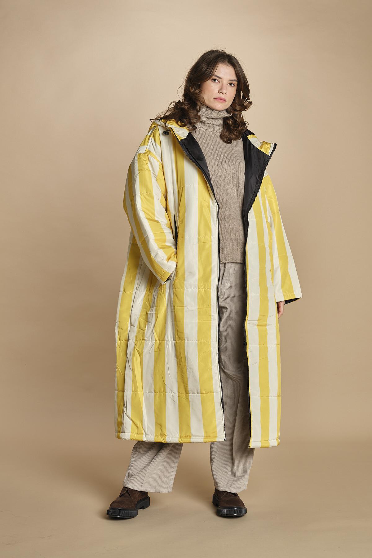 piumino lungo. 90110 MONACO RIGHE sittingsuit 