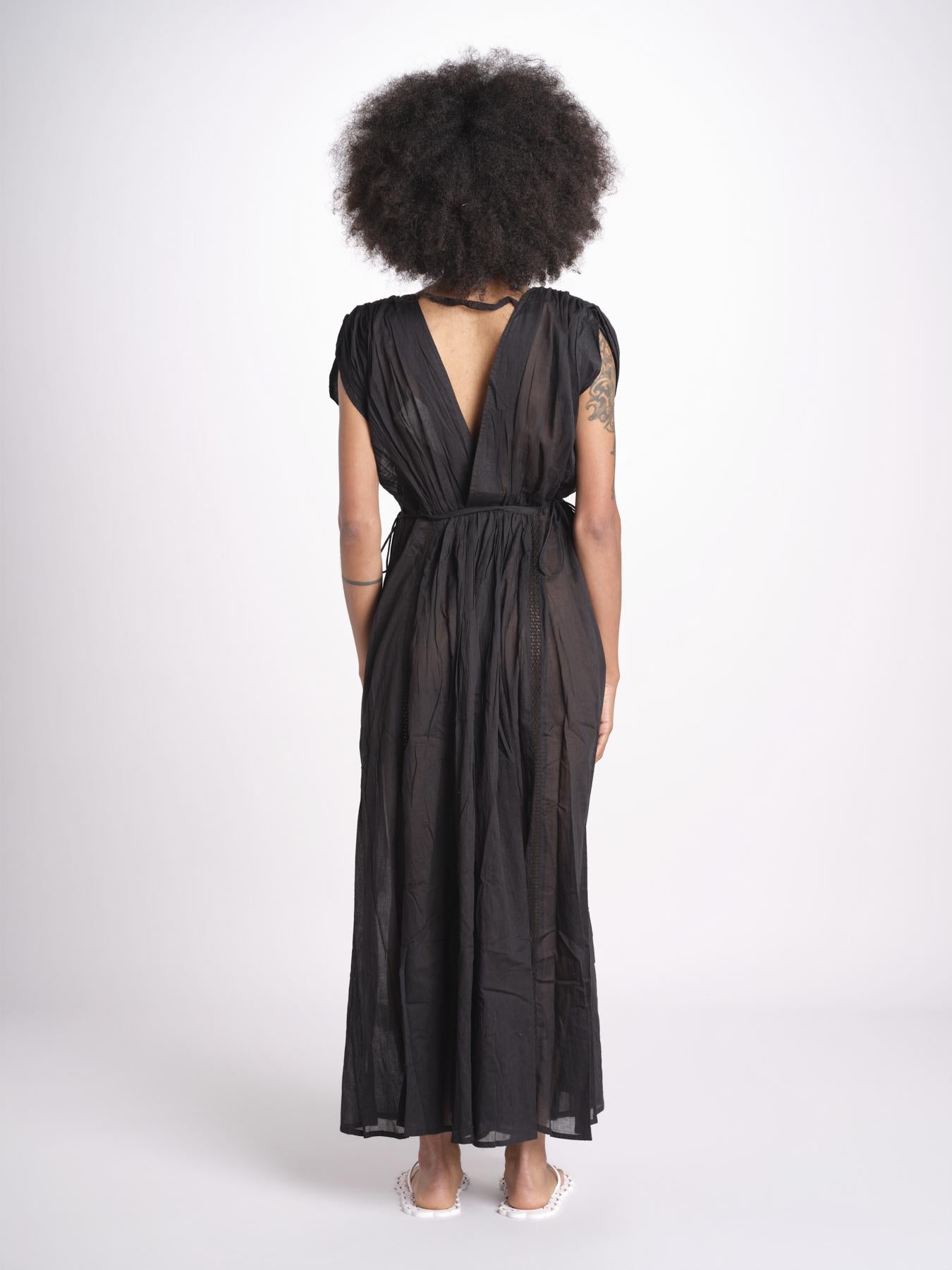 abito con nervature legato in vita MIKONBLK NOIR laraethnics 