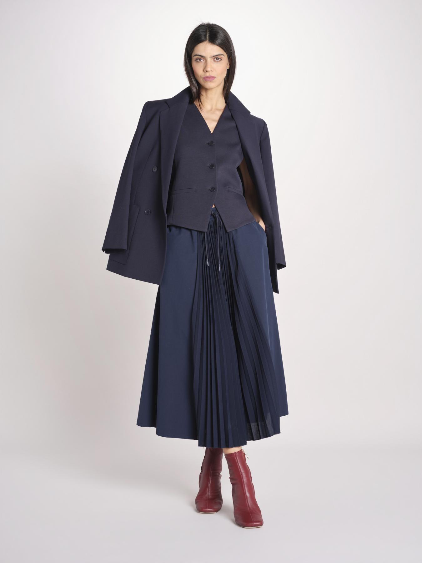 Gonna lunga con inserto centrale in jersey crêpe a pieghe plissé in tessuto tecnico FOLK 2615771011600 002 BLU weekend maxmara 