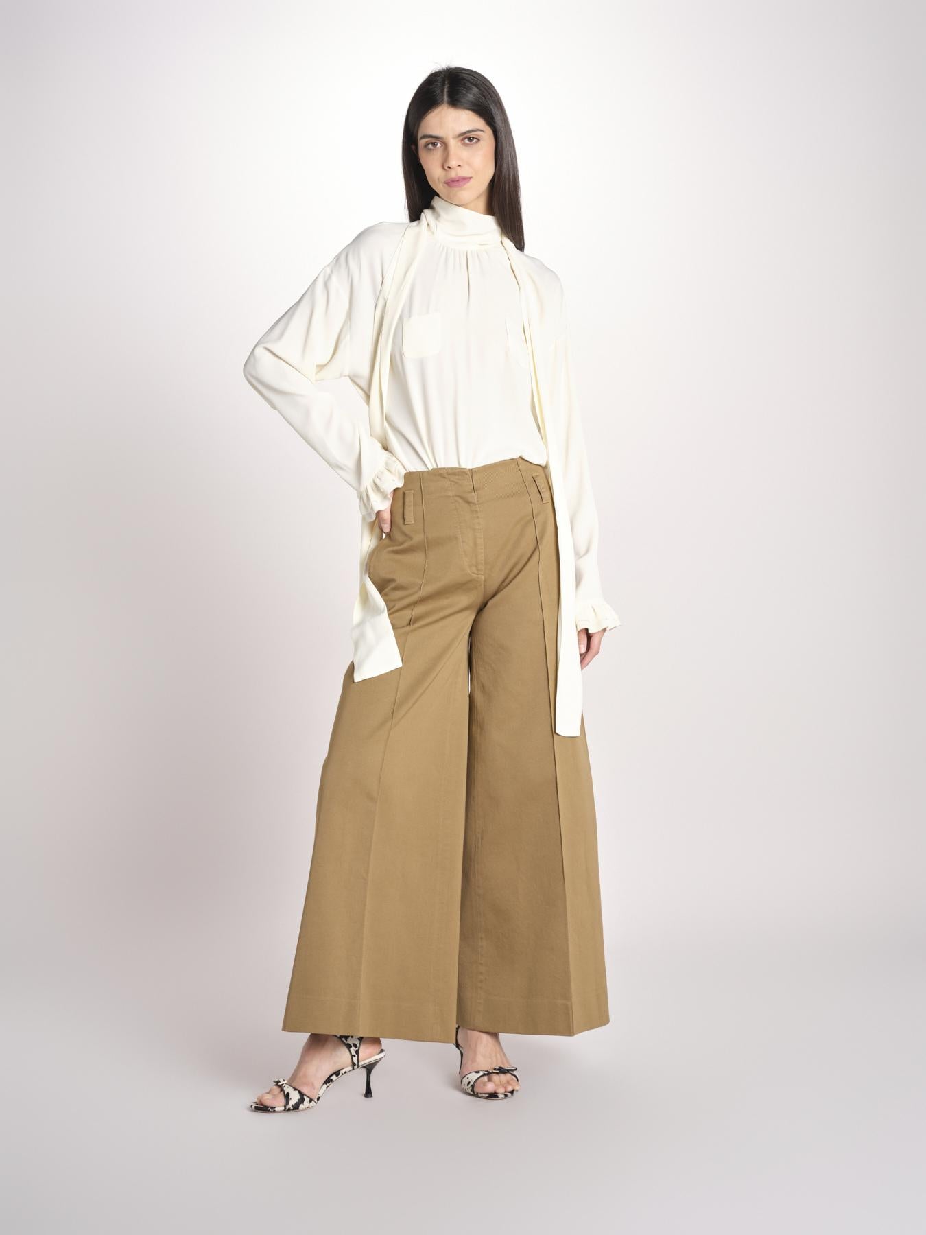 pantalone largo con nervature tinto in capo ORIANA 540 801 13 CRETA quelledue 