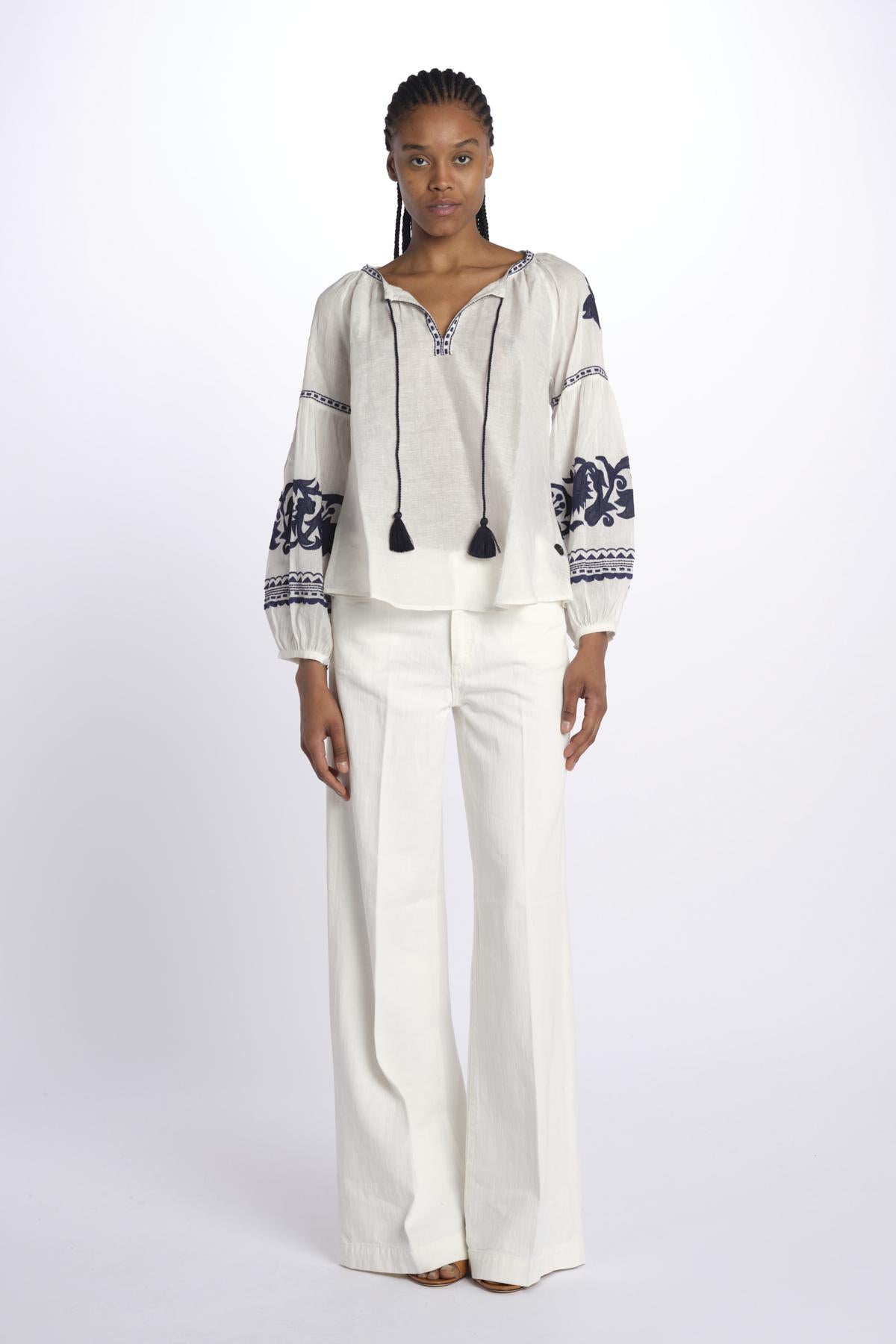 IBIZA camicia con ricami applicati  by milaura. BE24877A WHITE NAVY benaras soleil 