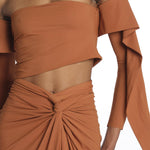 JOSIE top incrociato con spalla nuda JOSIE CARAMEL amazuìn 