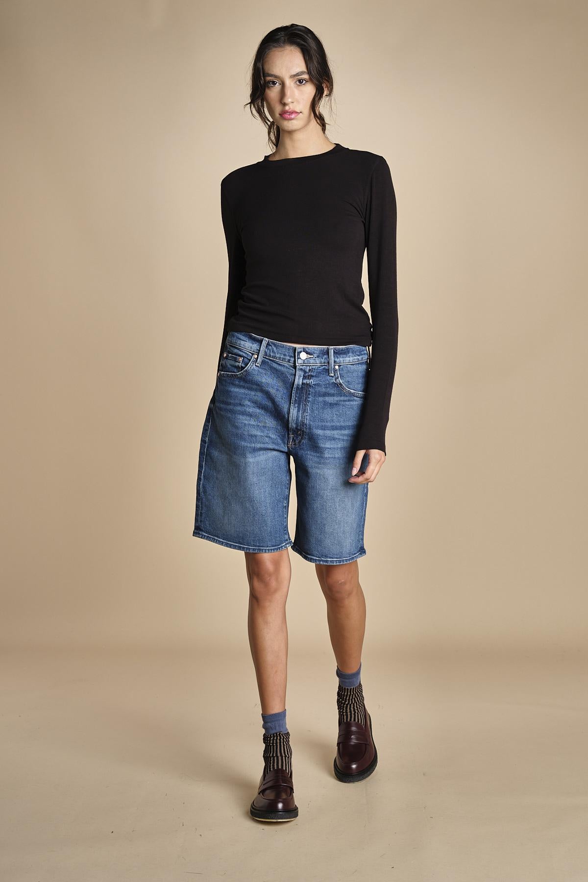bermuda in denim 4862 THE UNDERCOVER BERMUDA SHORT 259 mother 