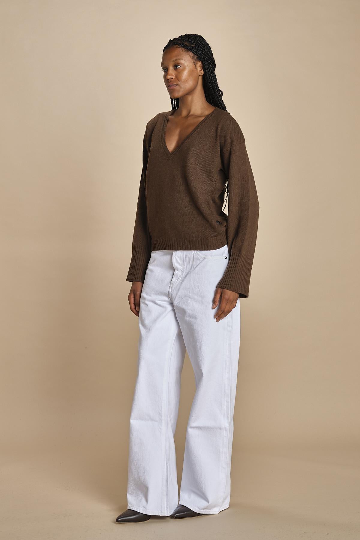 maglia con scollo a v e manica a campana by milaura. D2500894 811 MORO milaura 